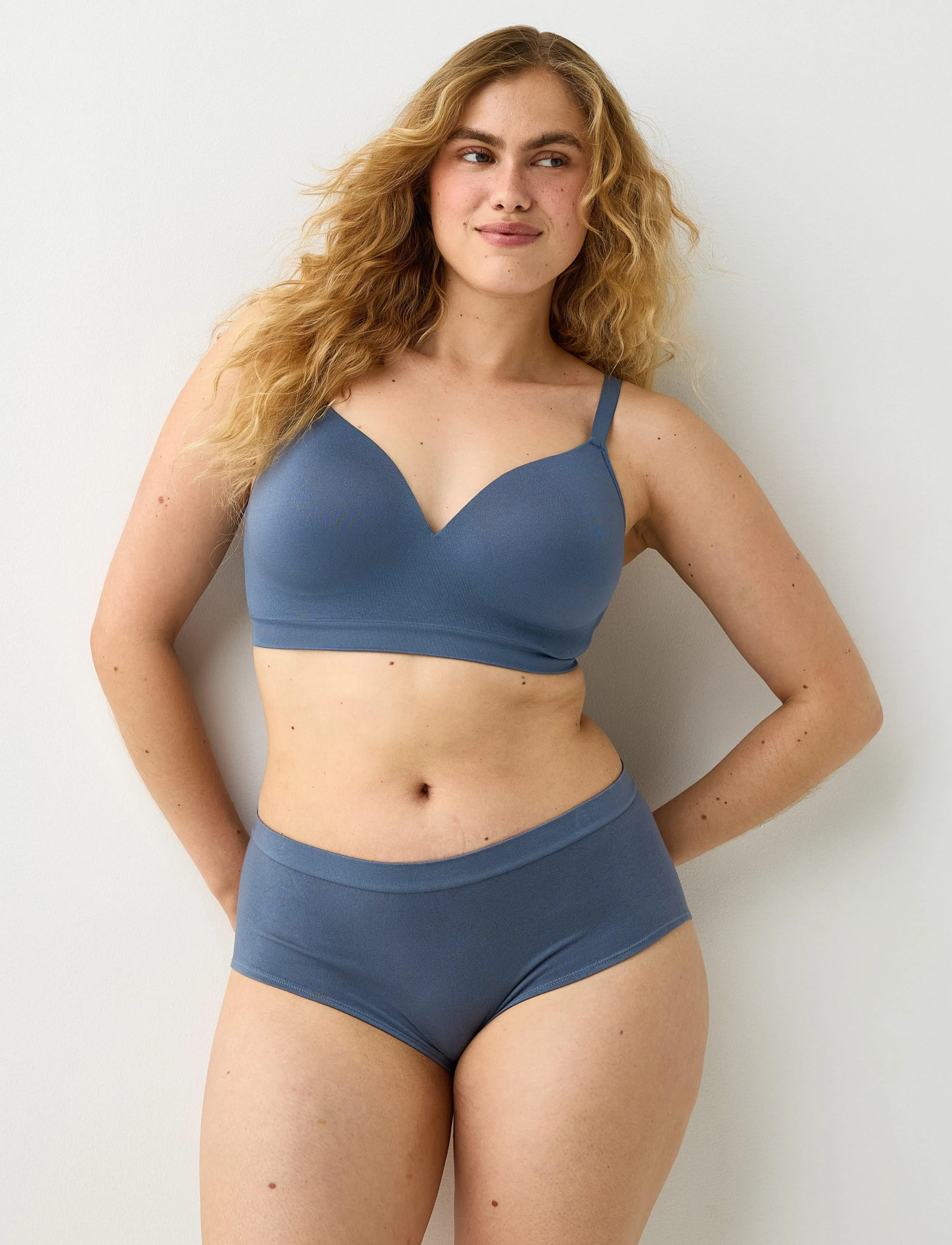 Lindex 3-pack seamless trosor med normalhög midja dam – bild 2