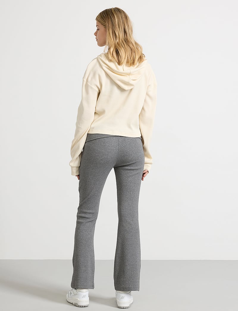Lindex - Trousers jersey yoga flare - jogginghosen - dark grey melange - 3