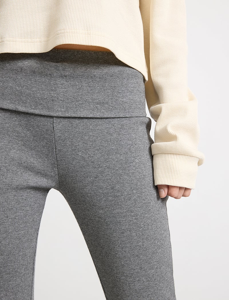 Lindex - Trousers jersey yoga flare - jogginghosen - dark grey melange - 5