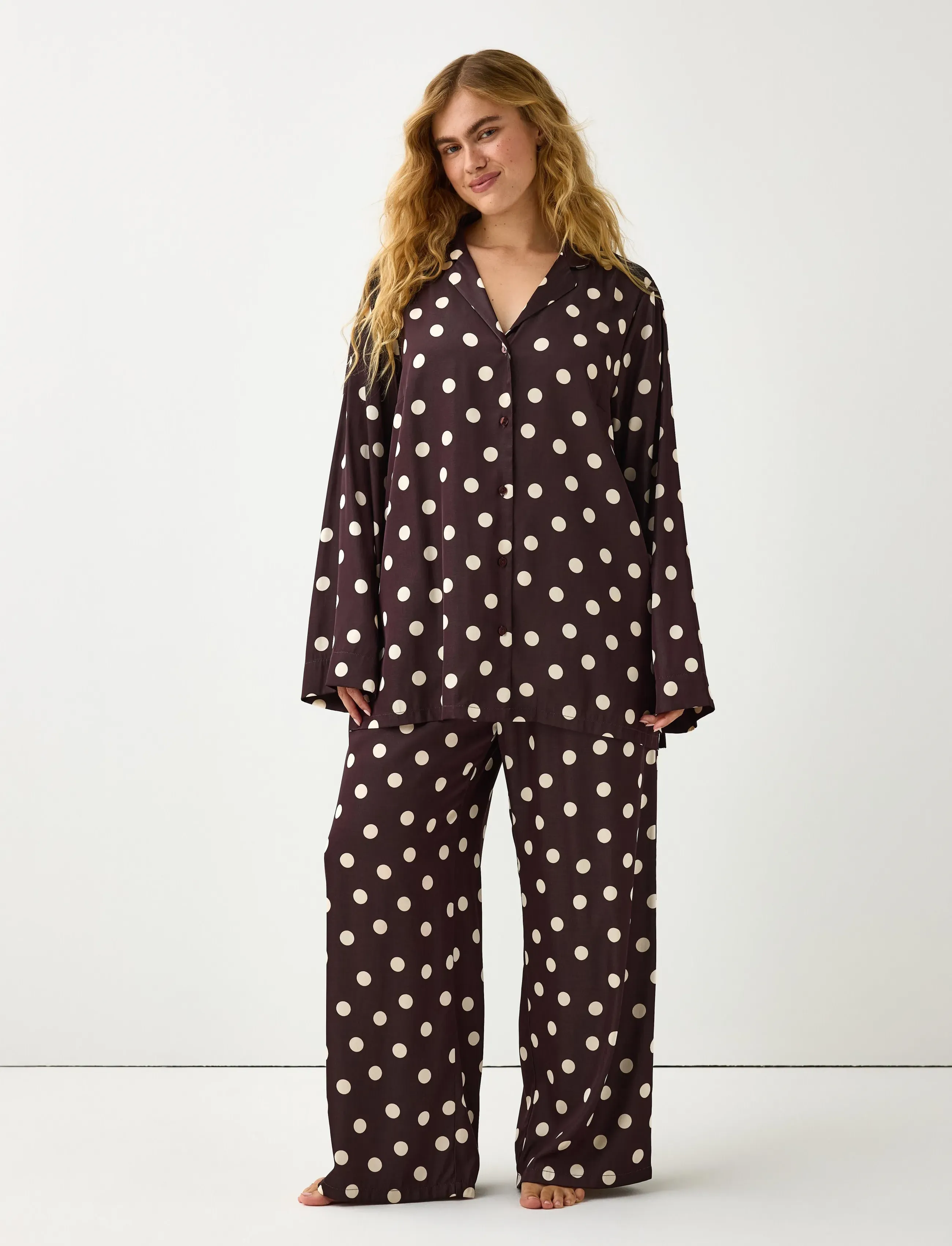 Lindex - Pyjama set in satin - pyjamas - dark dusty brown - 0