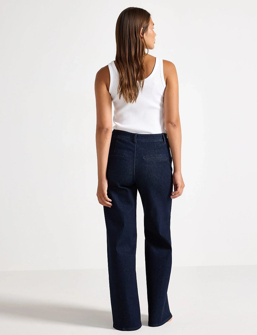 Lindex - WIDE trousers in denim with stretch - laia säärega teksad - dark denim - 3