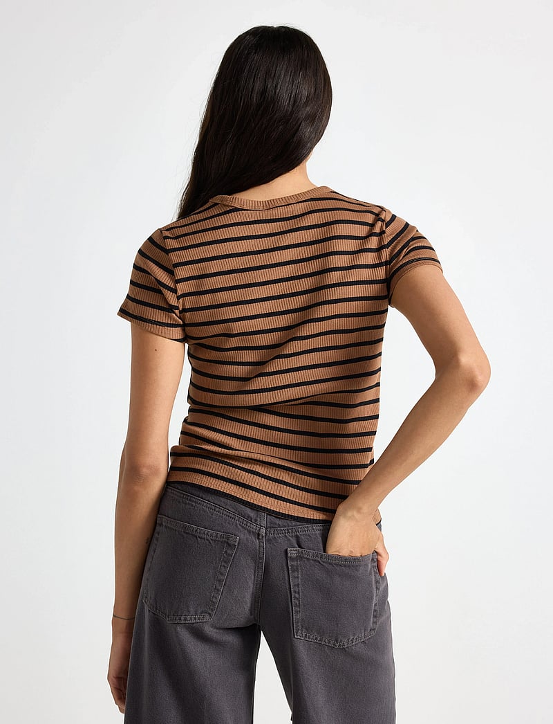 Lindex - Top Love - t-shirts - light brown - 3