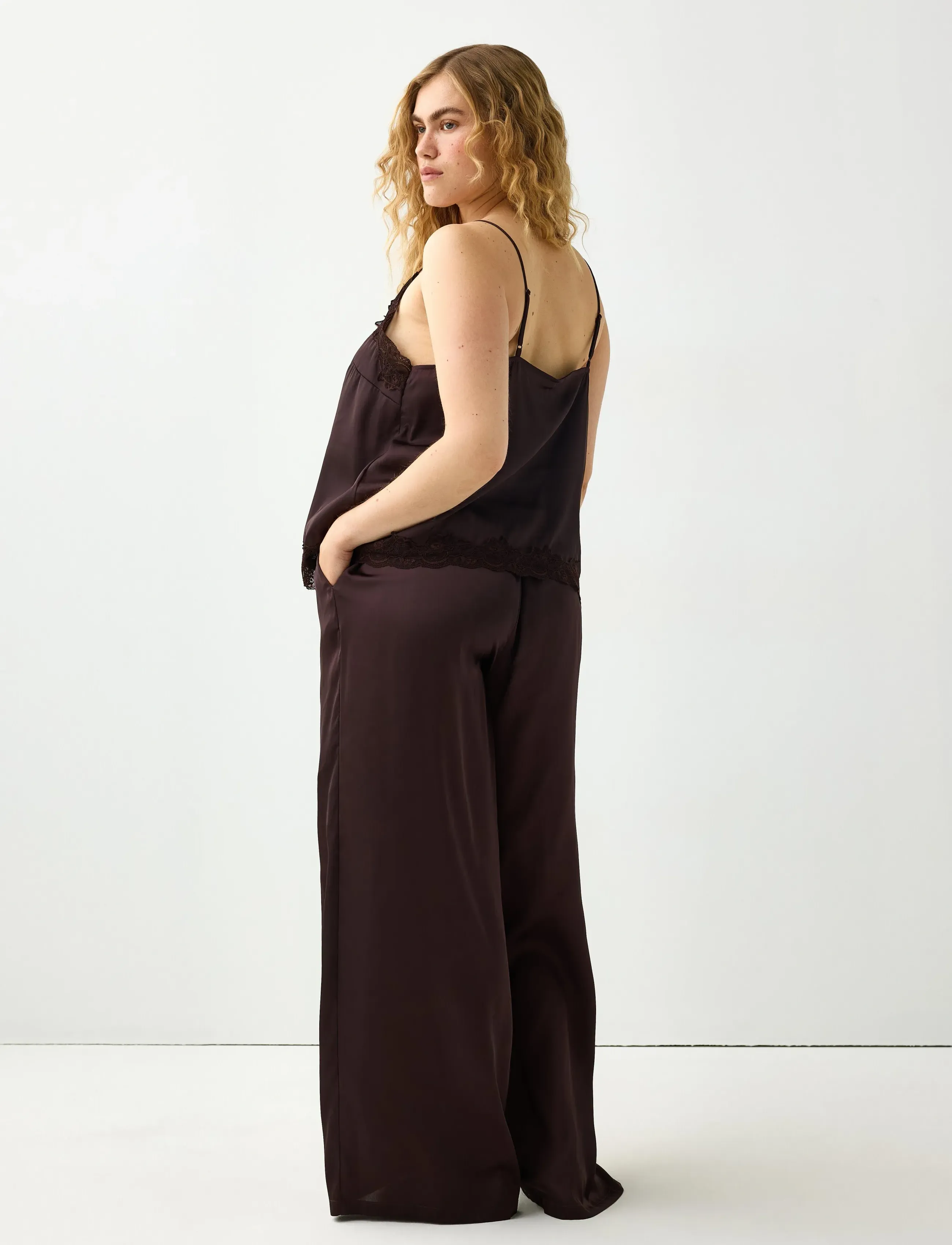 Lindex - Pyjama trousers in satin - dark dusty brown - 3