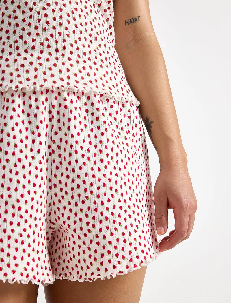 Lindex - Shorts pointelle with lettuce - shorts - light white - 4