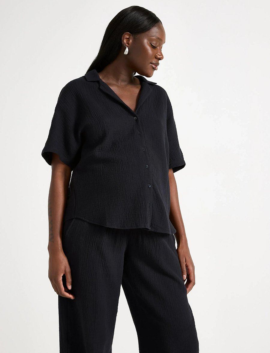 Lindex - MOM crinkled shirt - kortärmade skjortor - black - 0
