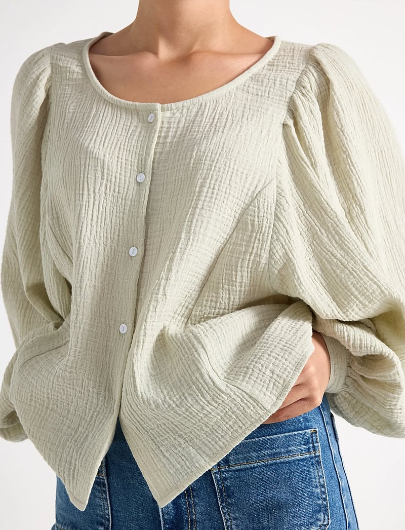 Lindex - Blouse Yellena - långärmade blusar - light dusty green - 4