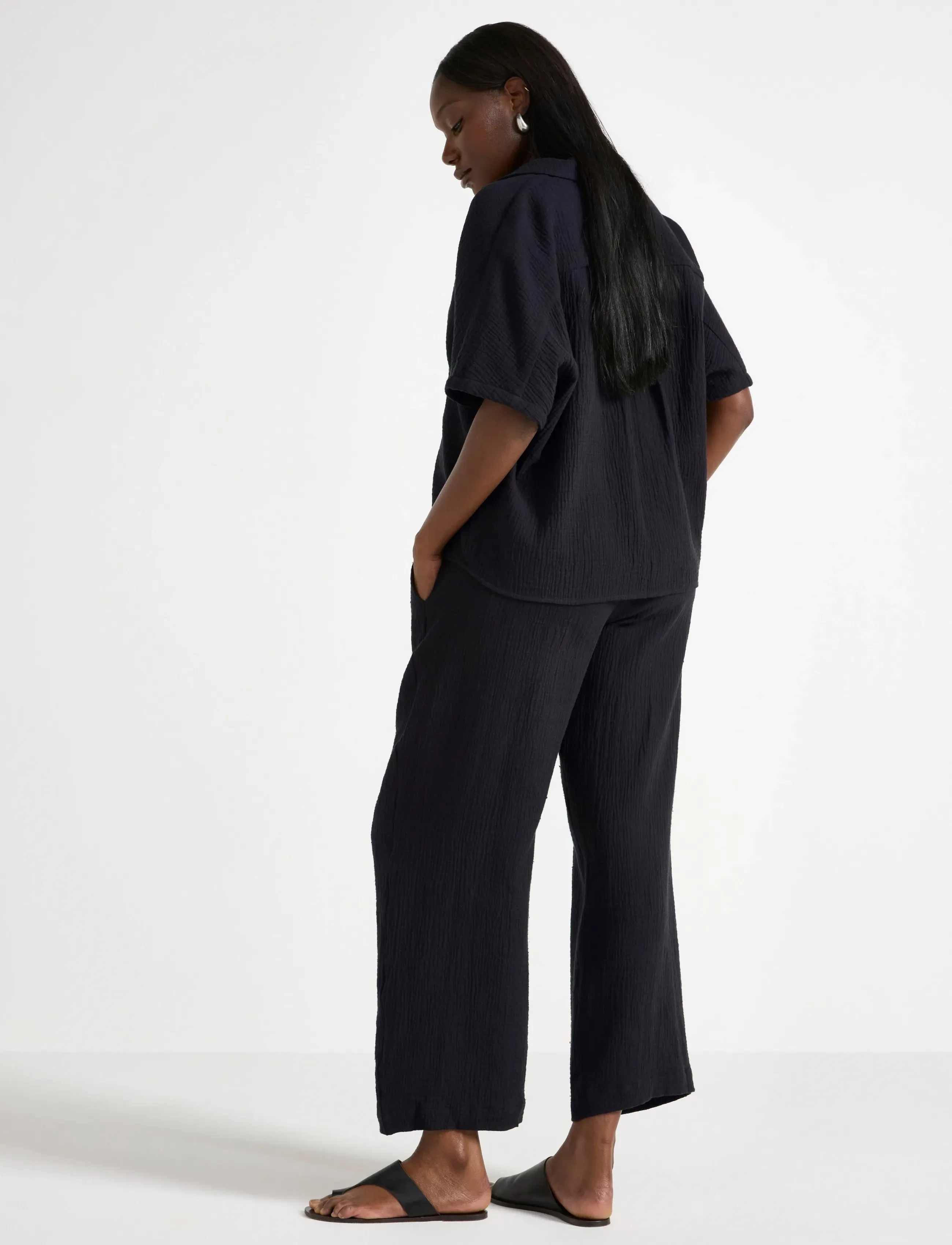 Lindex - MOM straight crinkled trousers - laia säärega püksid - black - 3