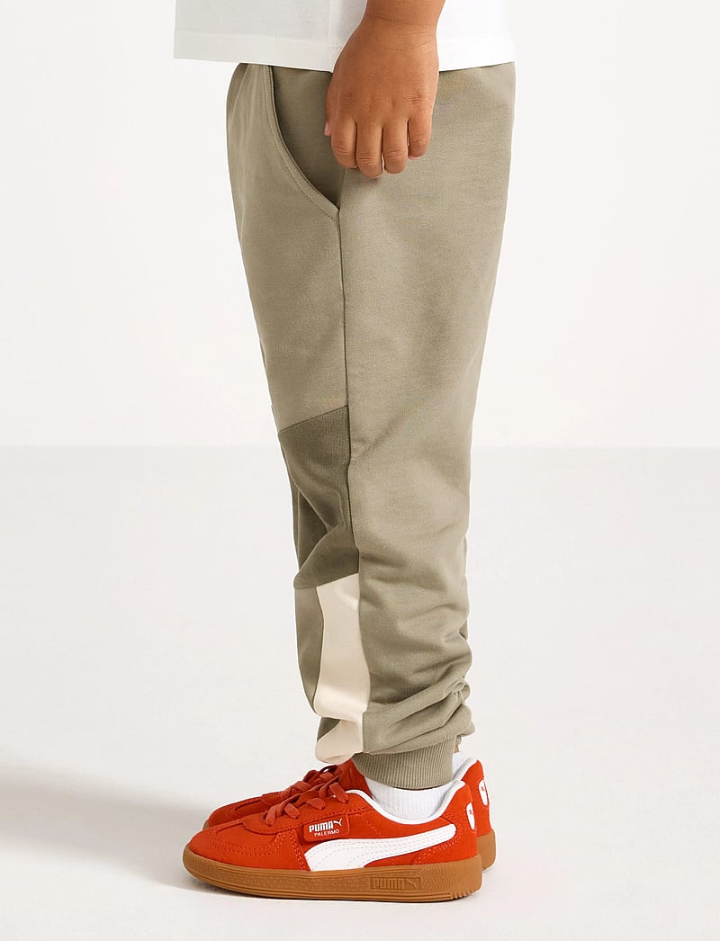 Lindex - Trousers Blocking - light dusty khaki - 4