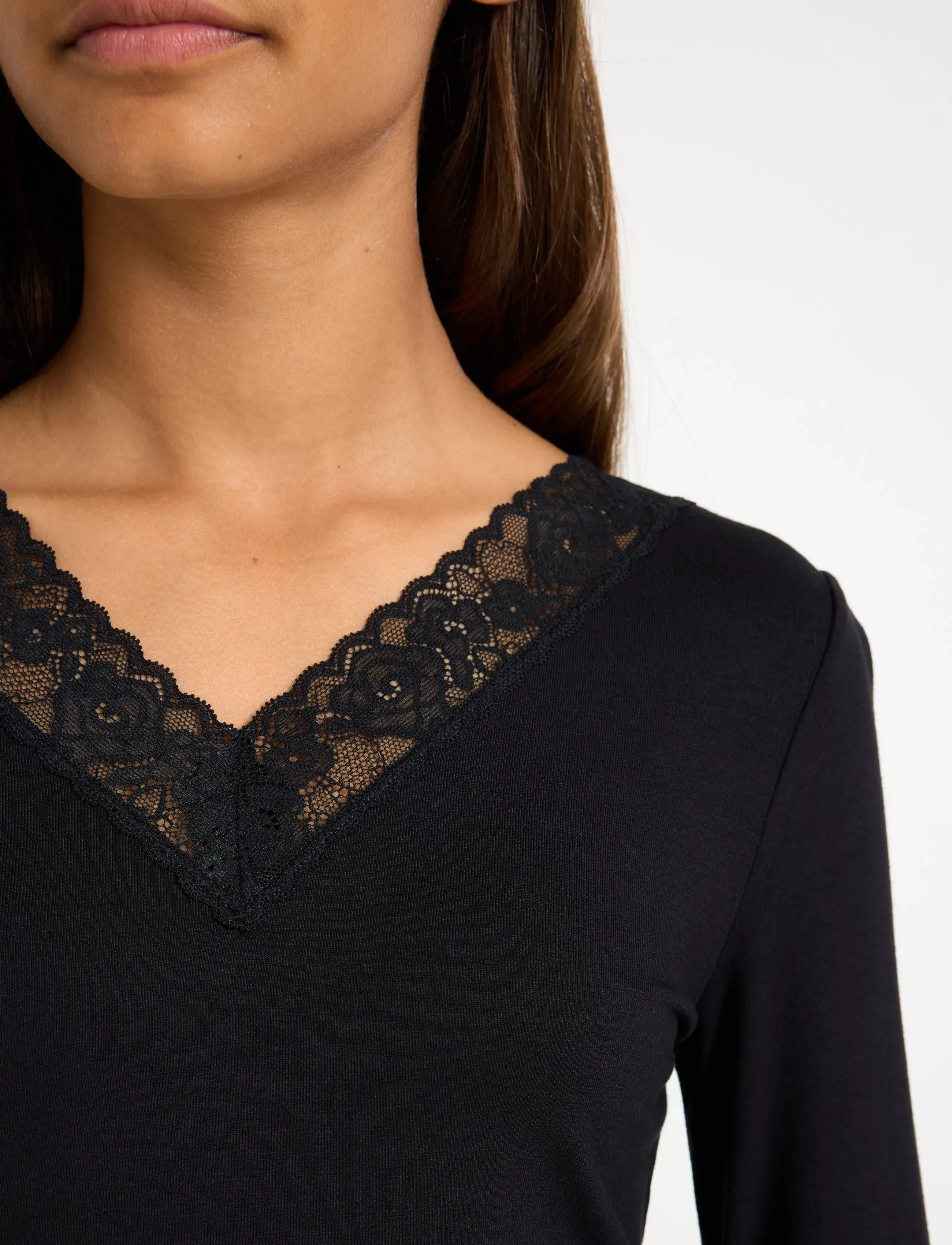 Lindex - Top viscose with lace - pikkade varrukatega t-särgid - black - 4