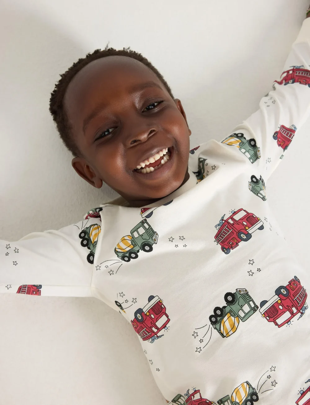 Lindex - Pyjamas fire trucks Working v - pyjama-sets - white - 4