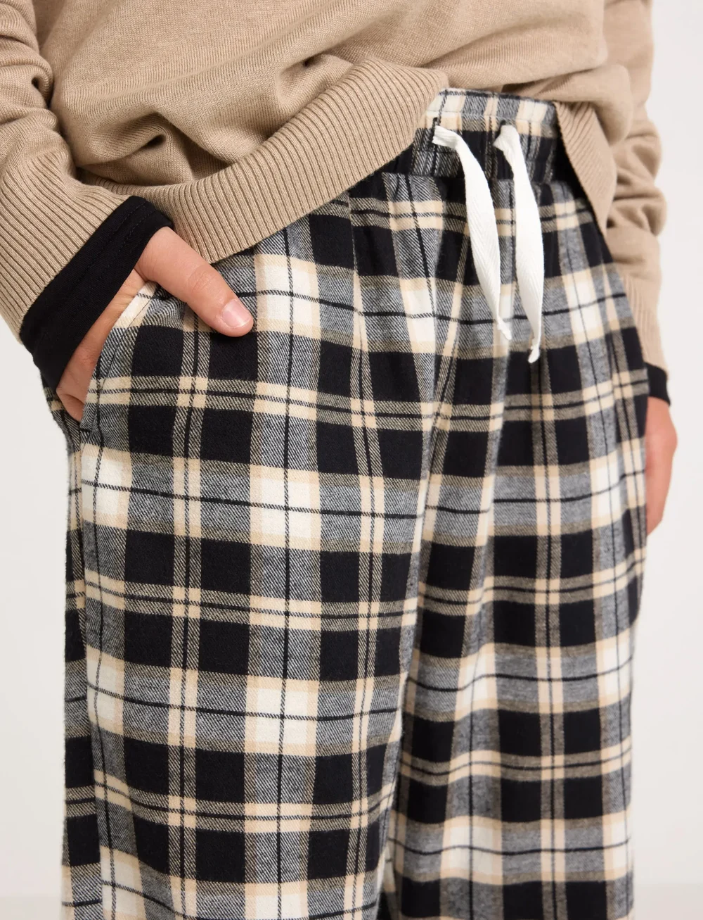 Lindex - Trousers pyjama flannel - schlafanzüge - black - 4