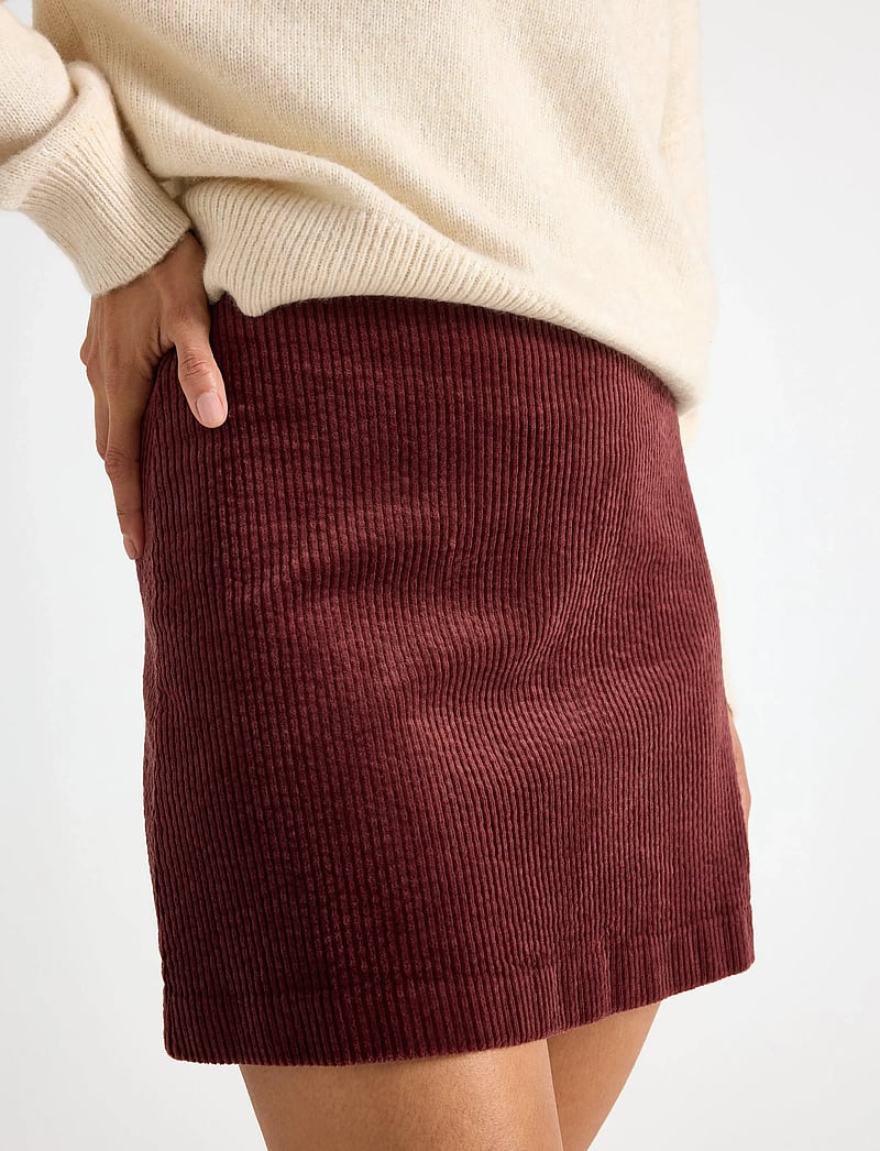 Lindex - Skirt Elsa cord - short skirts - dark red - 4