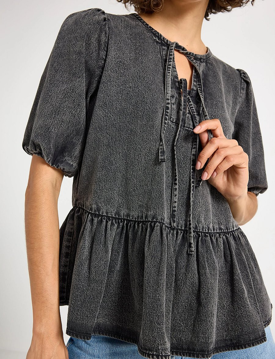 Lindex - Blouse Henrietta - kortærmede bluser - black denim - 4