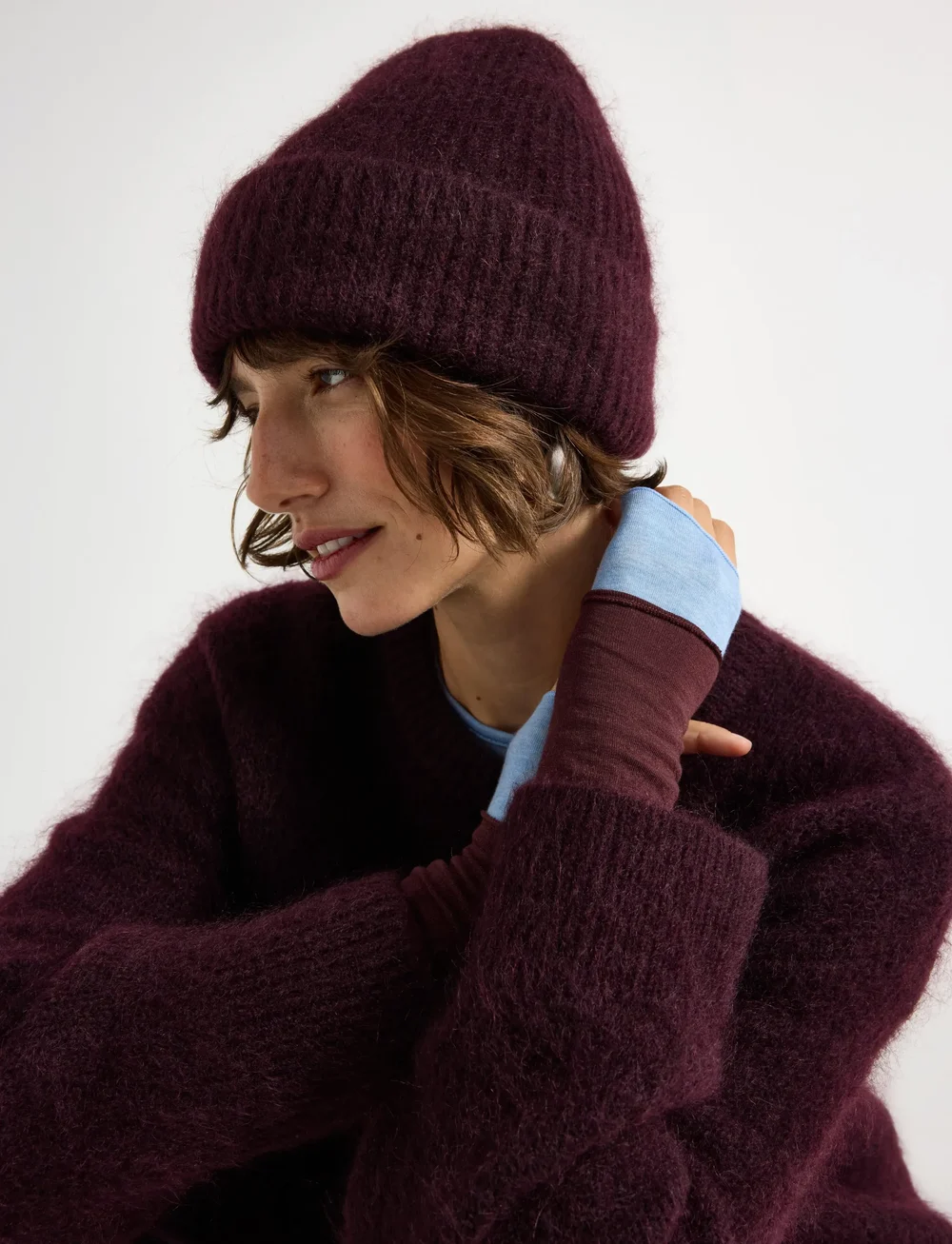 Lindex - Ribbestrikket lue i mohairblanding - mössor - dark red - 0