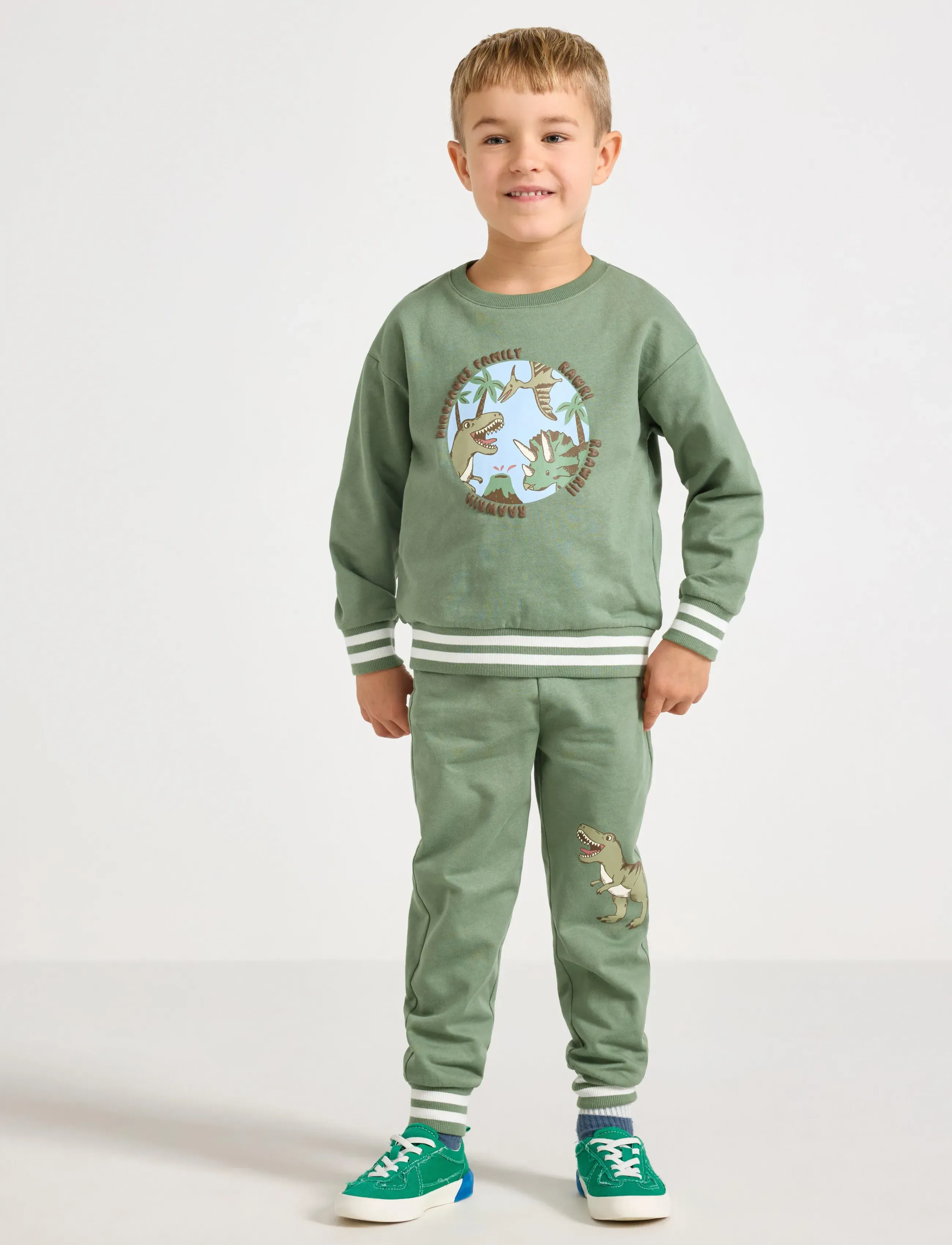 Lindex Trousers Jogging Dino - Underdele - LIGHT KHAKI / green