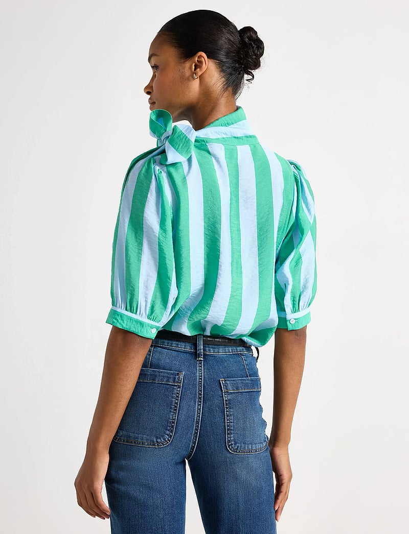 Lindex - Blouse Darcy - blouses à manches courtes - strong green - 3
