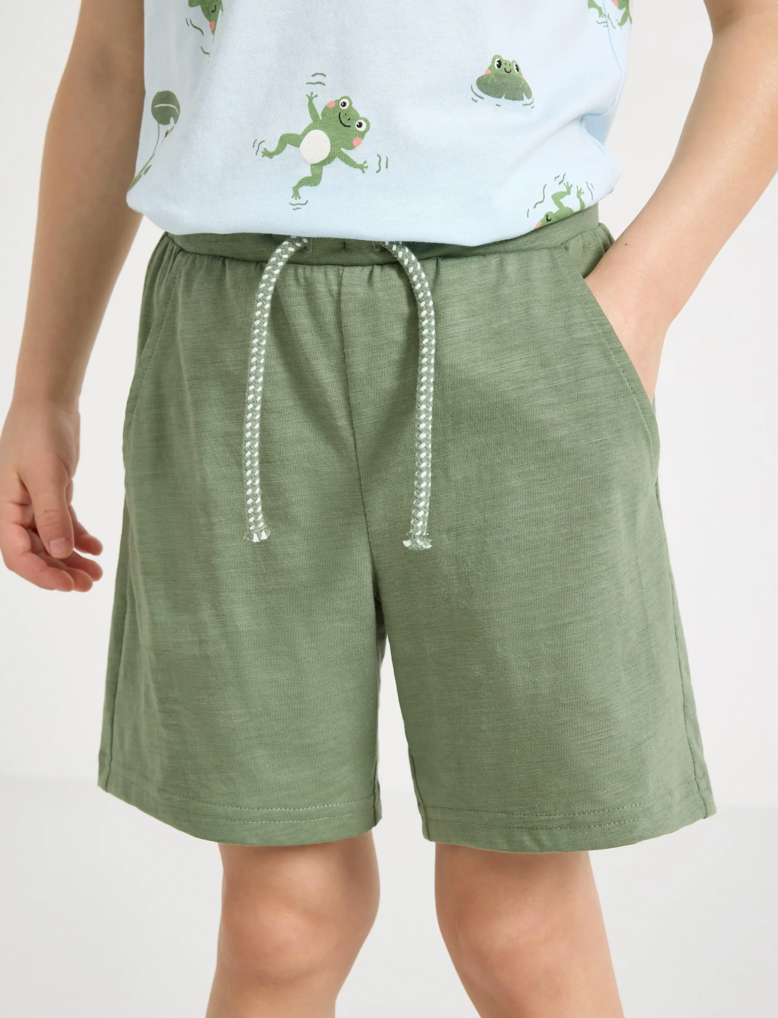Lindex - Mid-length shorts - lühikesed vabaajapüksid - light khaki - 4