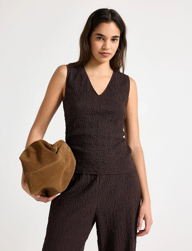 Lindex - Sleeveless top - Ärmellose tops - dark brown - 0