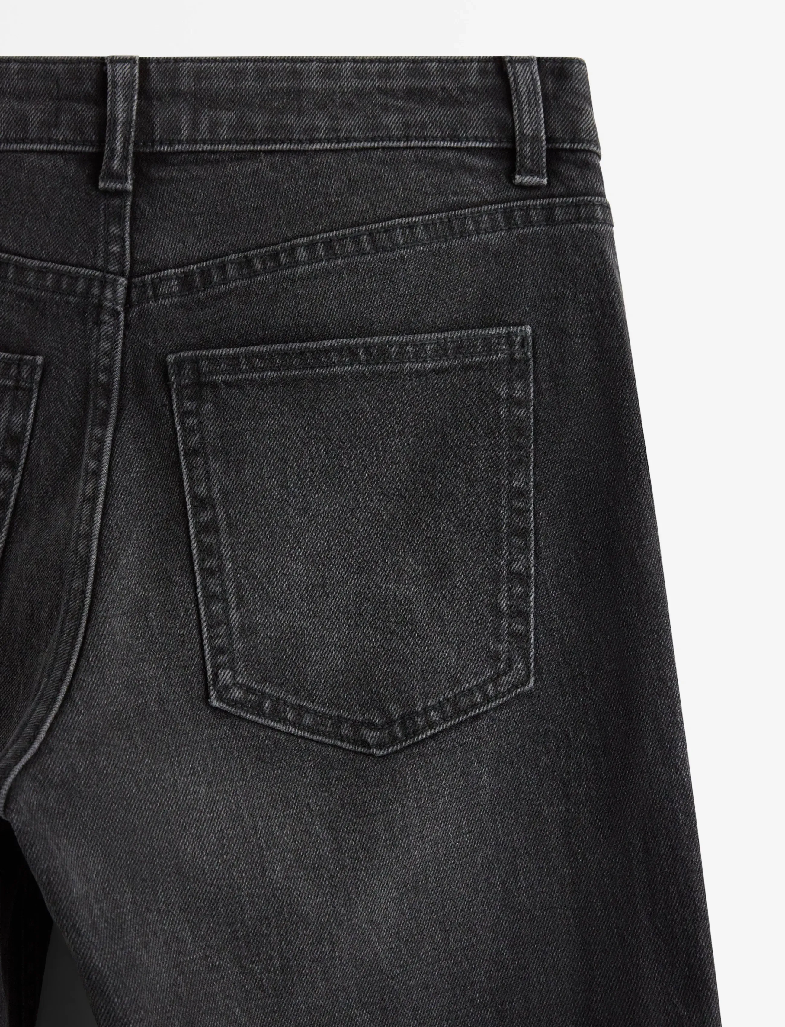 Lindex - STRAIGHT Nea cropped jeans with light stretch - black denim - 5