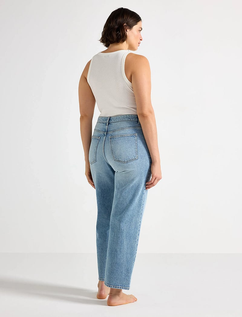Lindex - STRAIGHT Nea cropped jeans with light stretch - straight jeans - light denim - 3