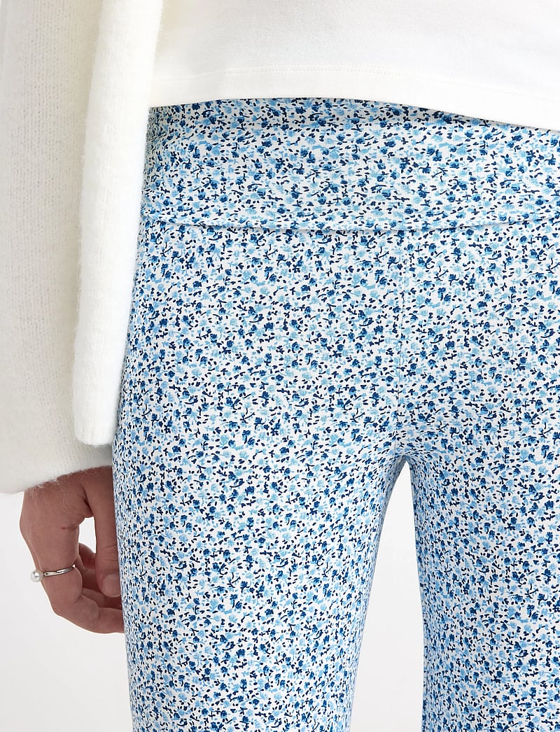 Lindex - Yoga trousers - bukser - light blue - 4