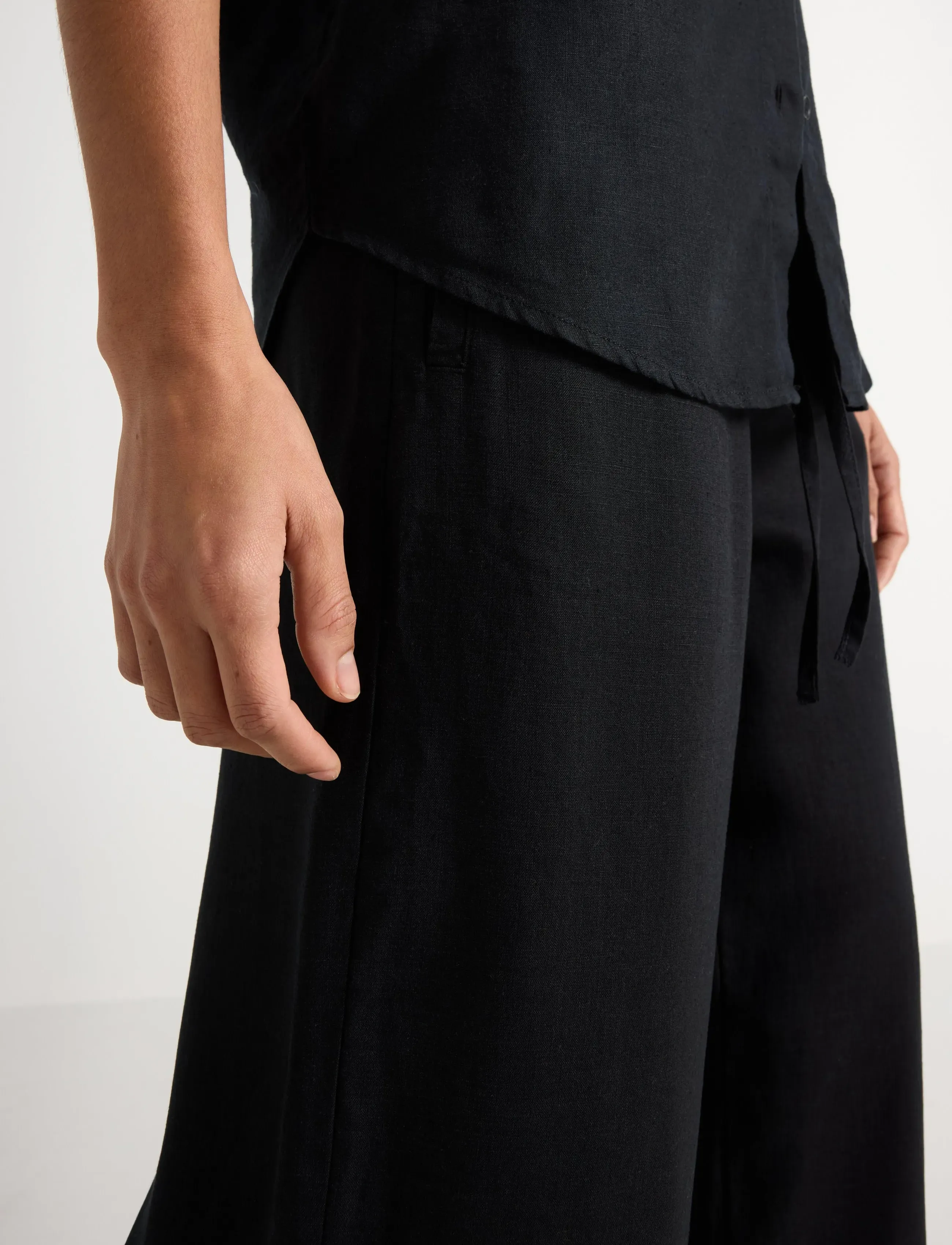Lindex - Wide trousers in linen blend - vida byxor - black - 3