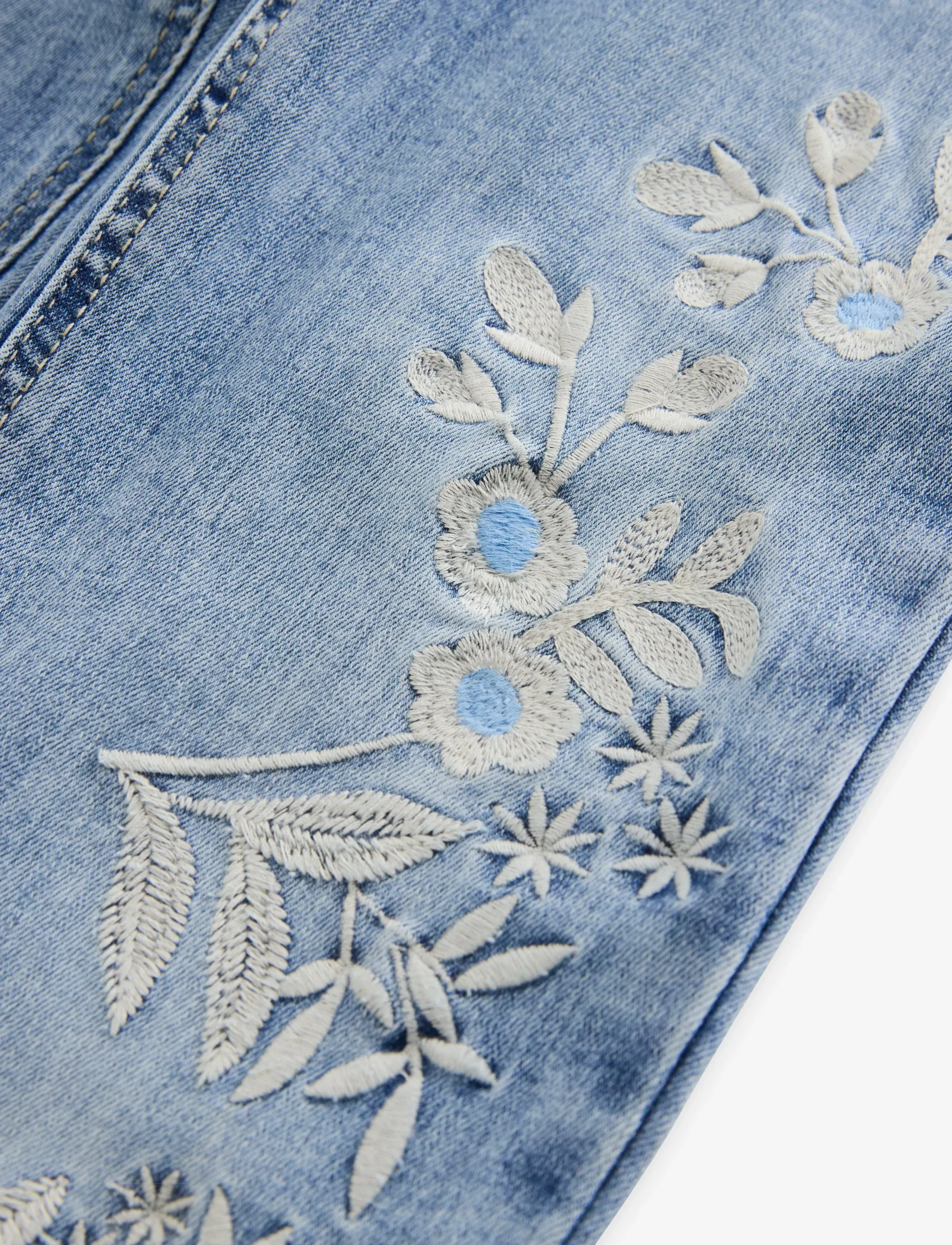 Lindex - FREJA Flared leg jeans with embroidery - alt laienevad teksad - light denim - 4