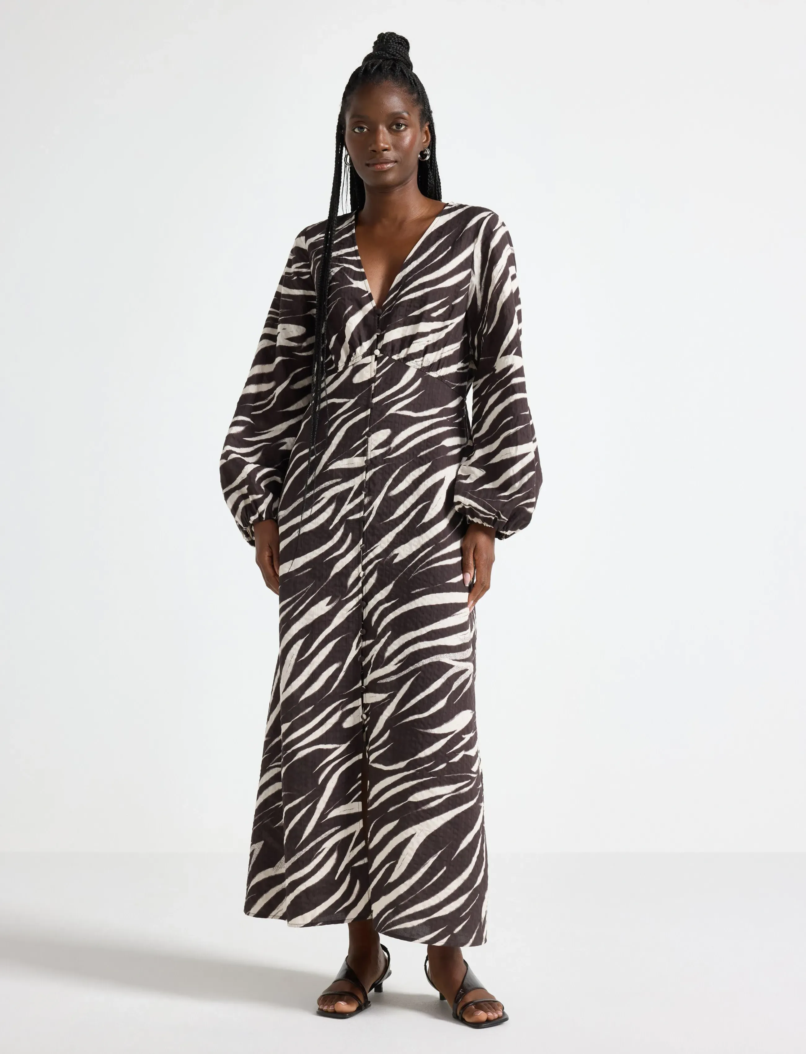 Lindex Long-sleeved midi dress in seersucker - Kleider - DARK BROWN / brown