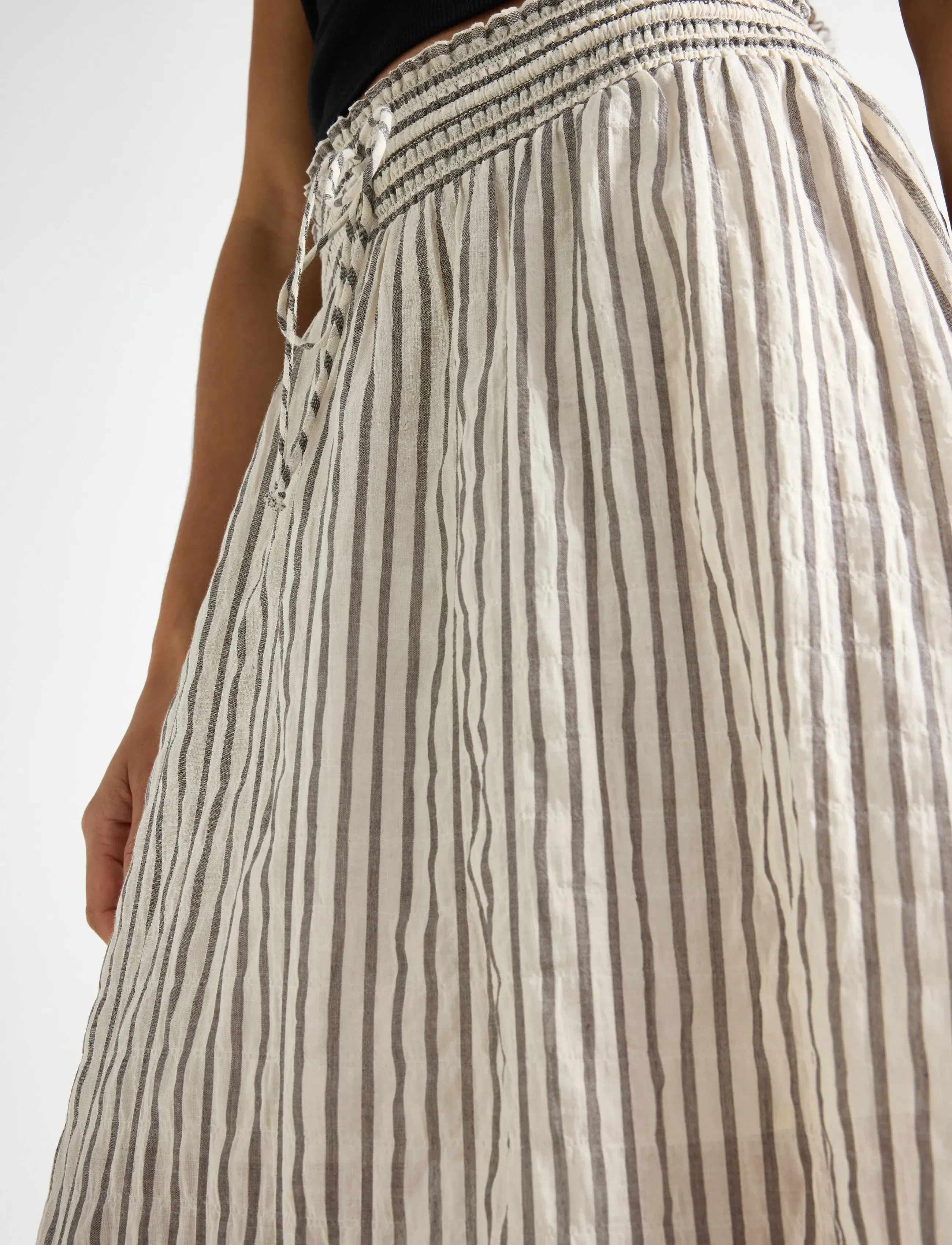 Lindex - Crinkled midi skirt - midi kjolar - light beige - 4