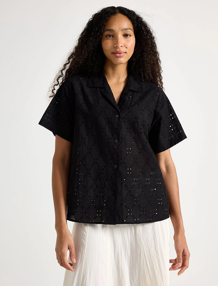 Lindex - Shirt with broderie anglaise - kortärmade skjortor - black - 0