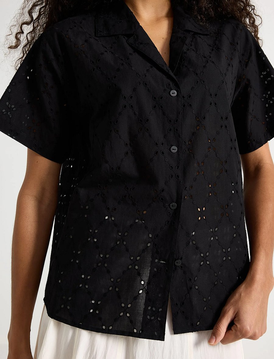 Lindex - Shirt with broderie anglaise - kortärmade skjortor - black - 4