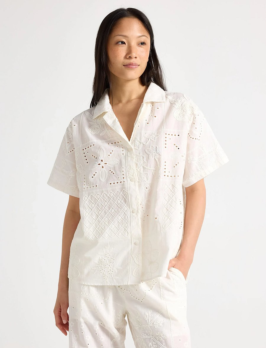 Lindex - Shirt with broderie anglaise - kortærmede skjorter - off white - 0