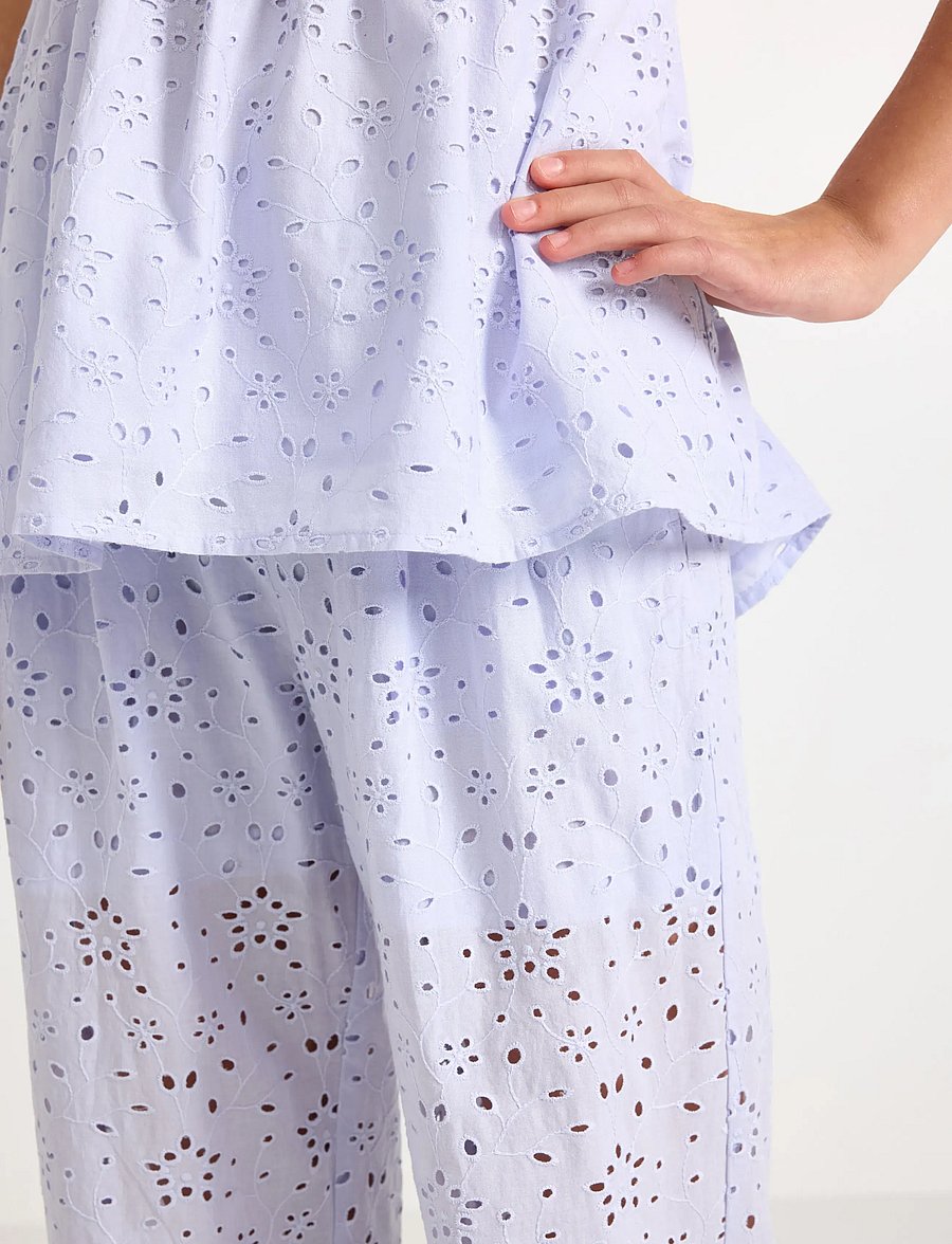 Lindex - Trousers with broderie anglaise - bukser - light lilac - 4