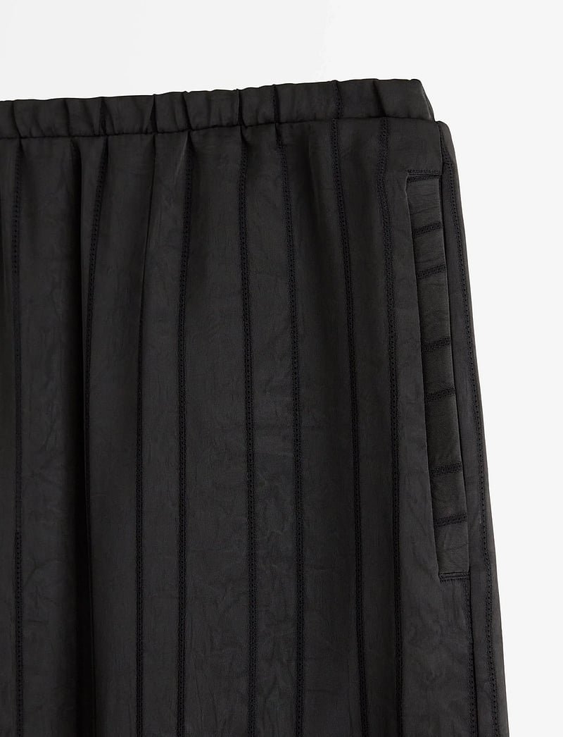 Lindex - WIDE trousers in satin - bukser med brede ben - black - 5