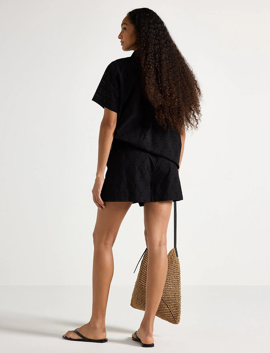 Lindex - Shorts with embroidery - casual szorty - black - 3