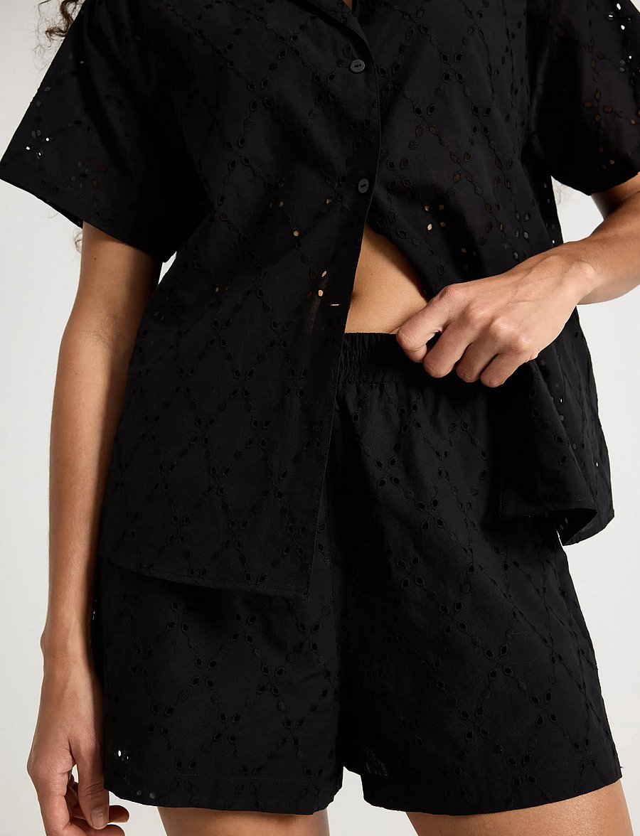 Lindex - Shorts with embroidery - casual szorty - black - 4