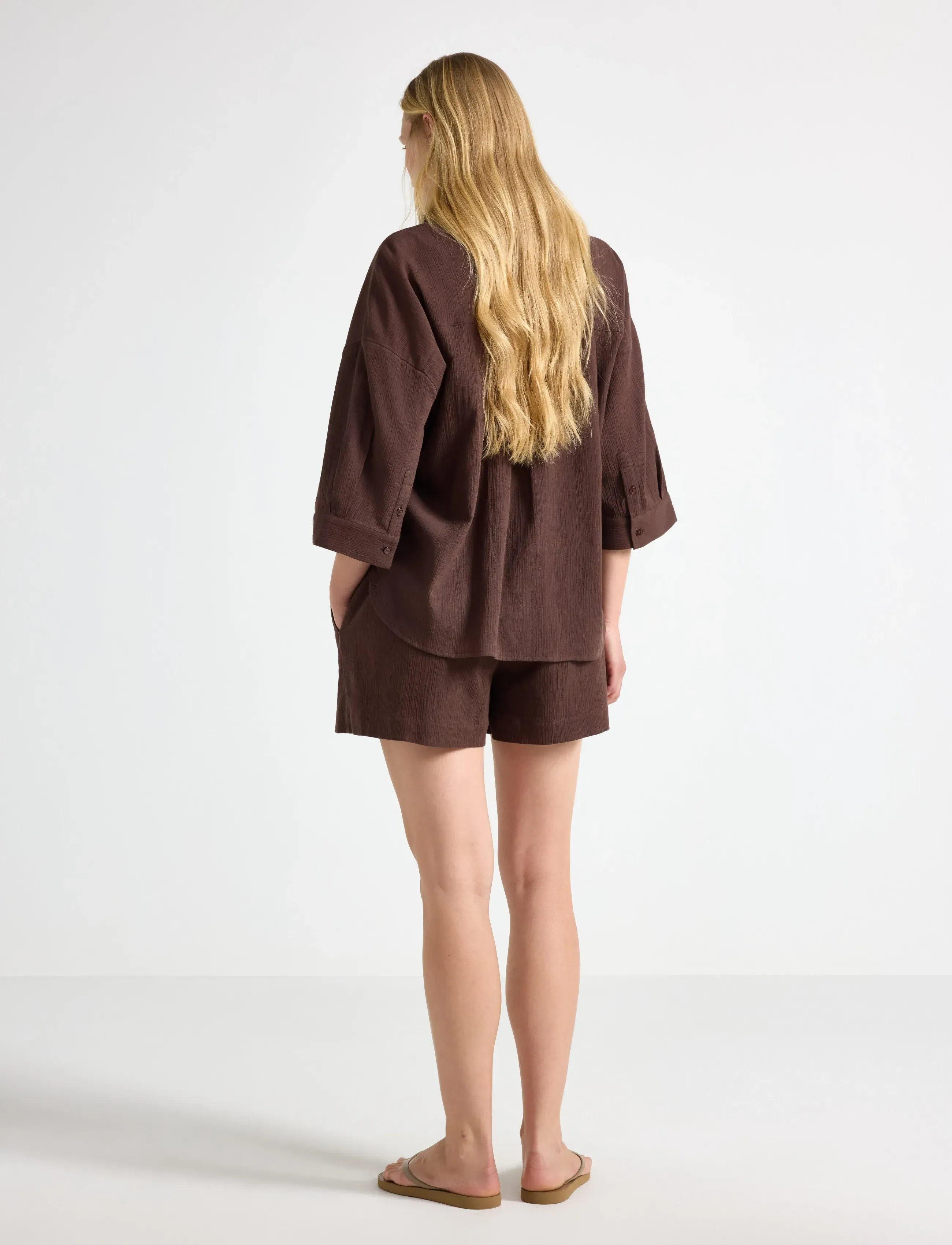 Lindex - Crinkled shorts - freizeitshorts - dark dusty brown - 3
