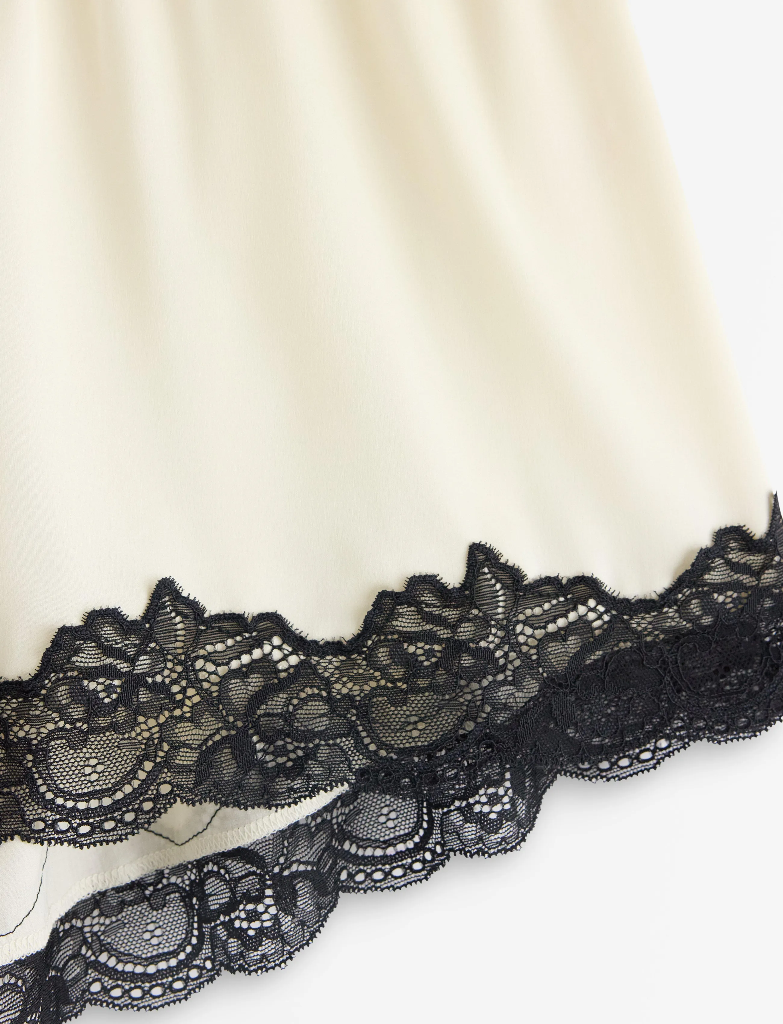 Lindex - Pyjama shorts in satin - dusty white - 5