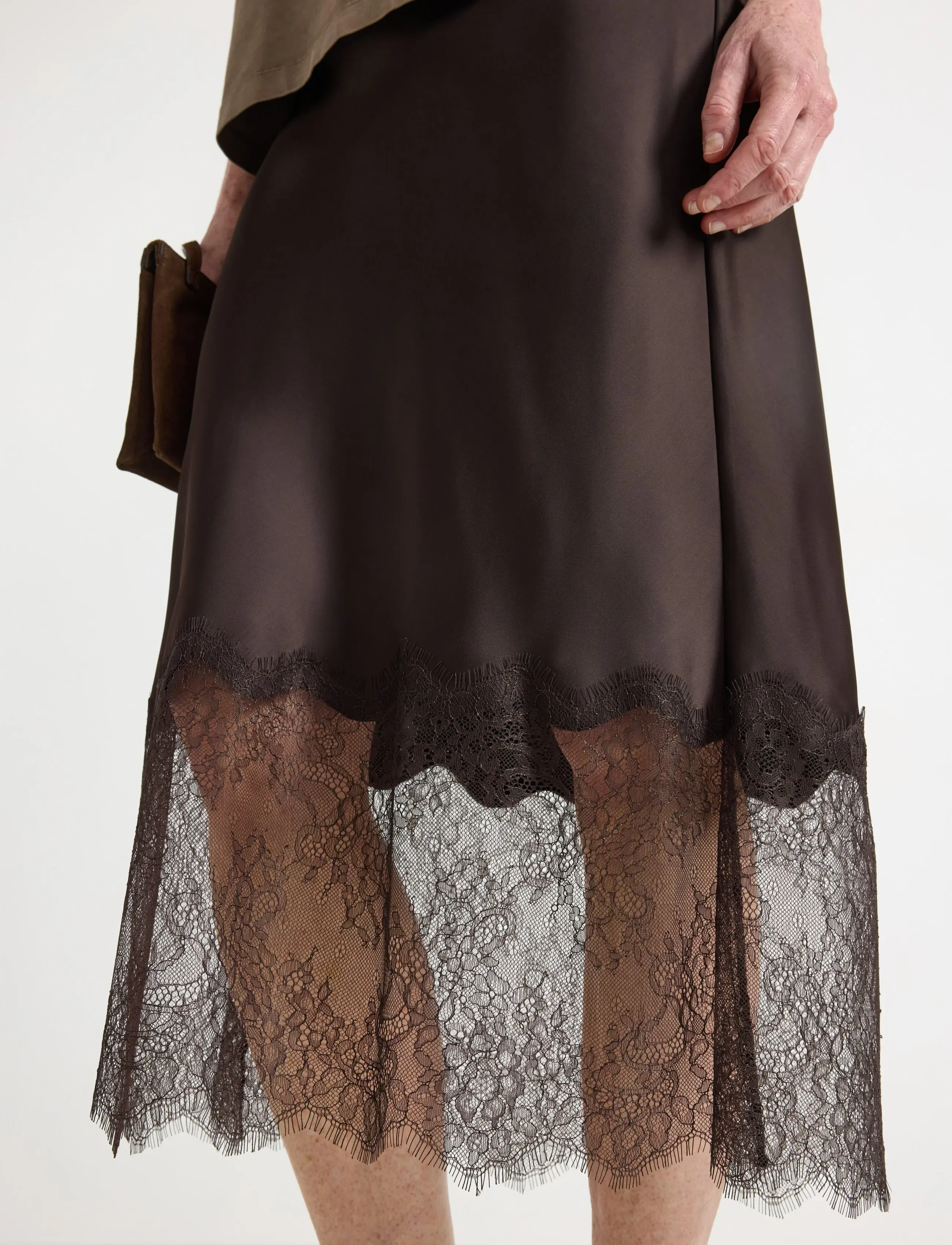 Lindex - Midi skirt in satin - satīna svārki - dark brown - 4