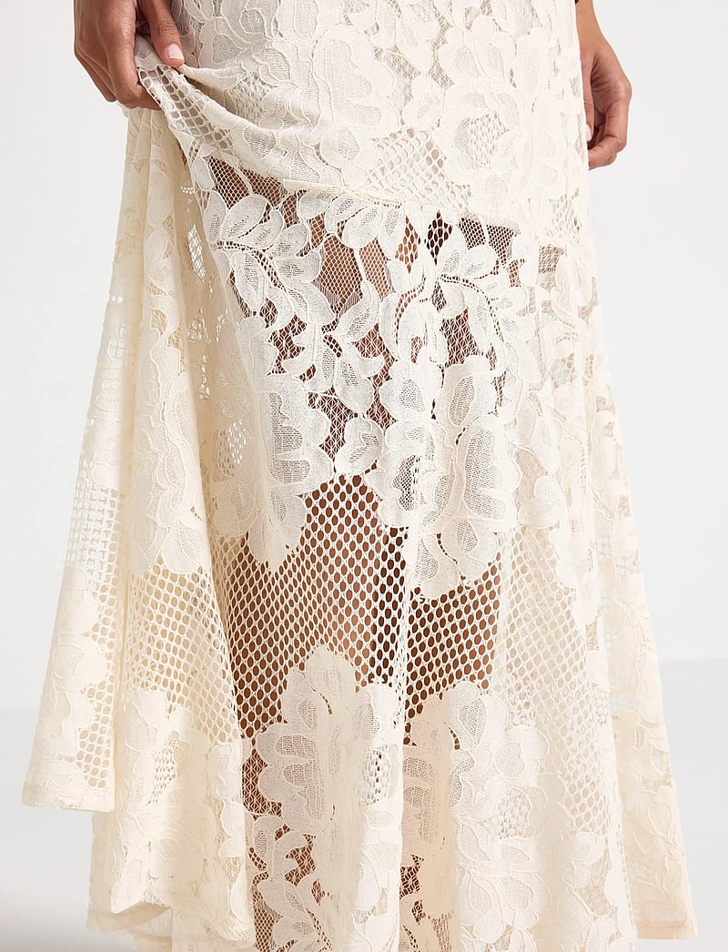 Lindex - Maxi skirt in lace - maxi nederdele - light beige - 4