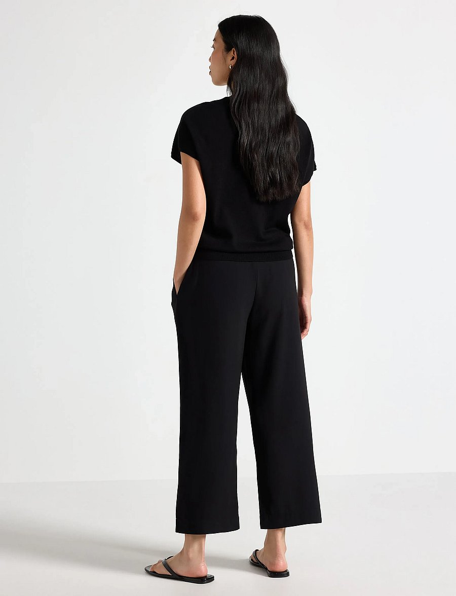 Lindex - STRAIGHT Bella cropped trousers - raka byxor - black - 3