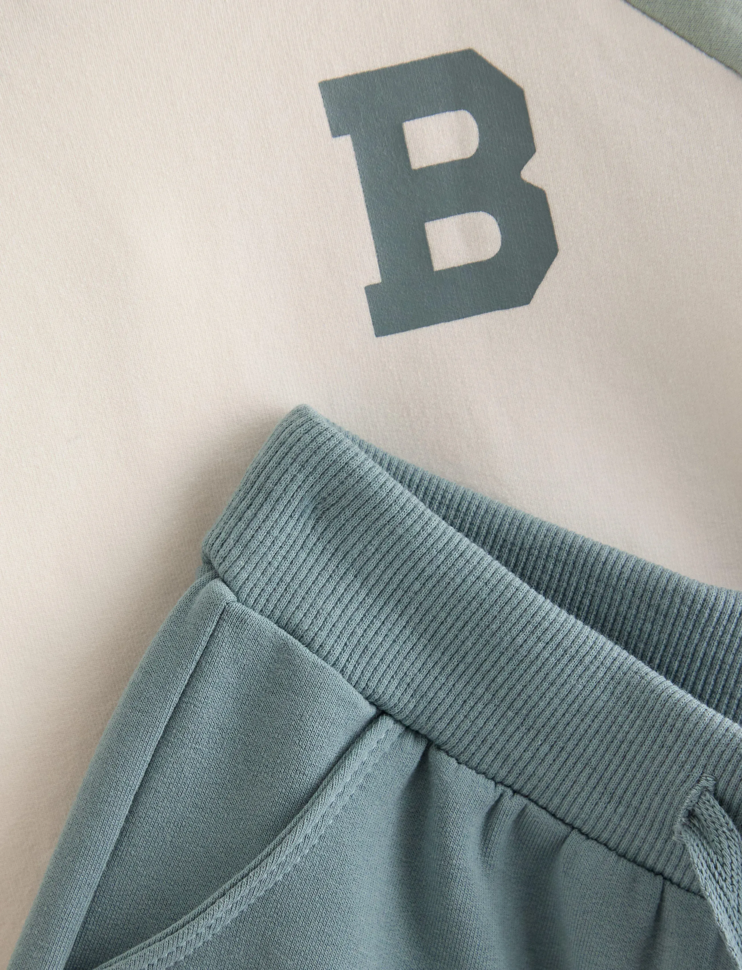 Lindex - Set with sweatshirt and joggers - tracksuits - light dusty green - 2