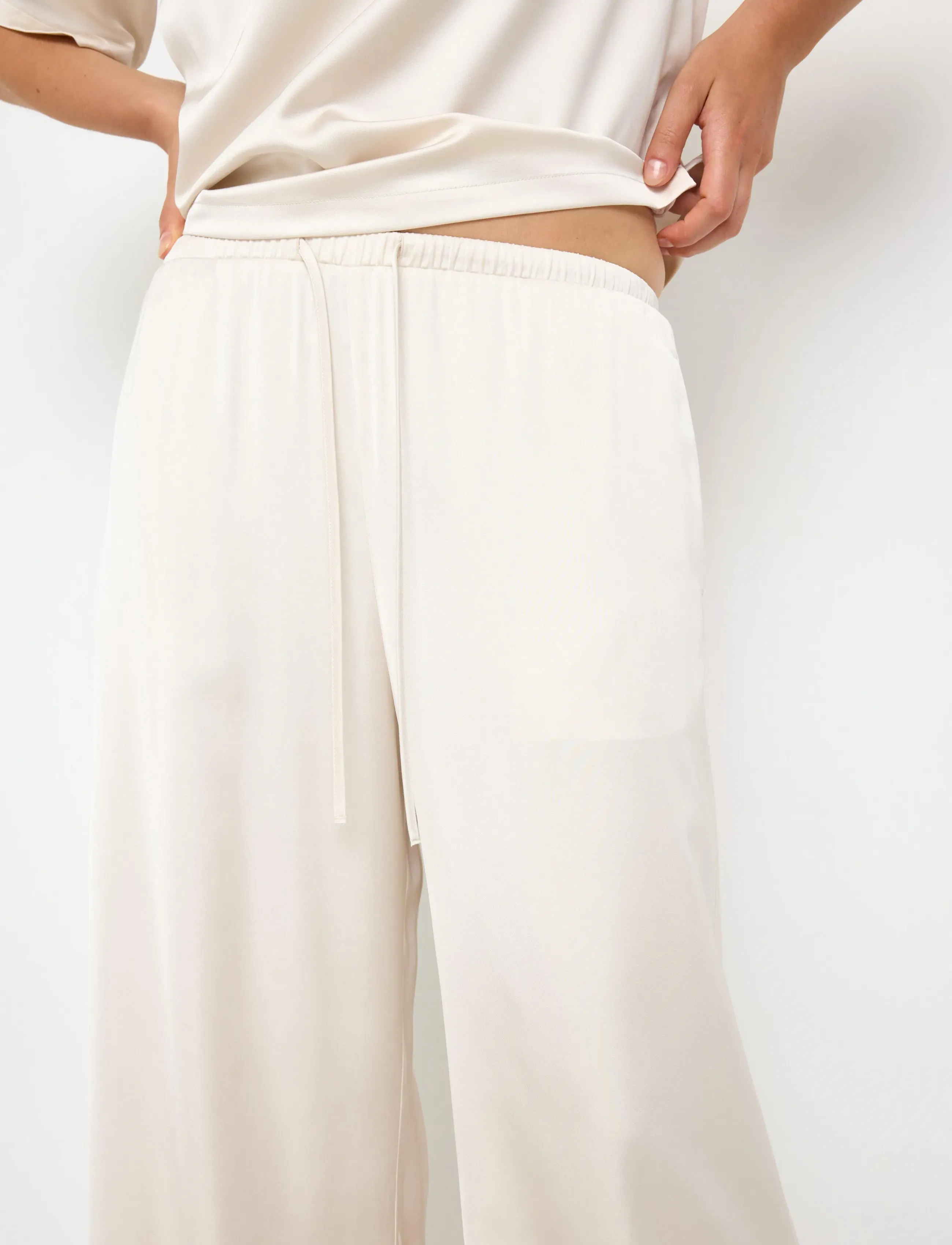 Lindex - WIDE satin trousers - lt dusty white - 4