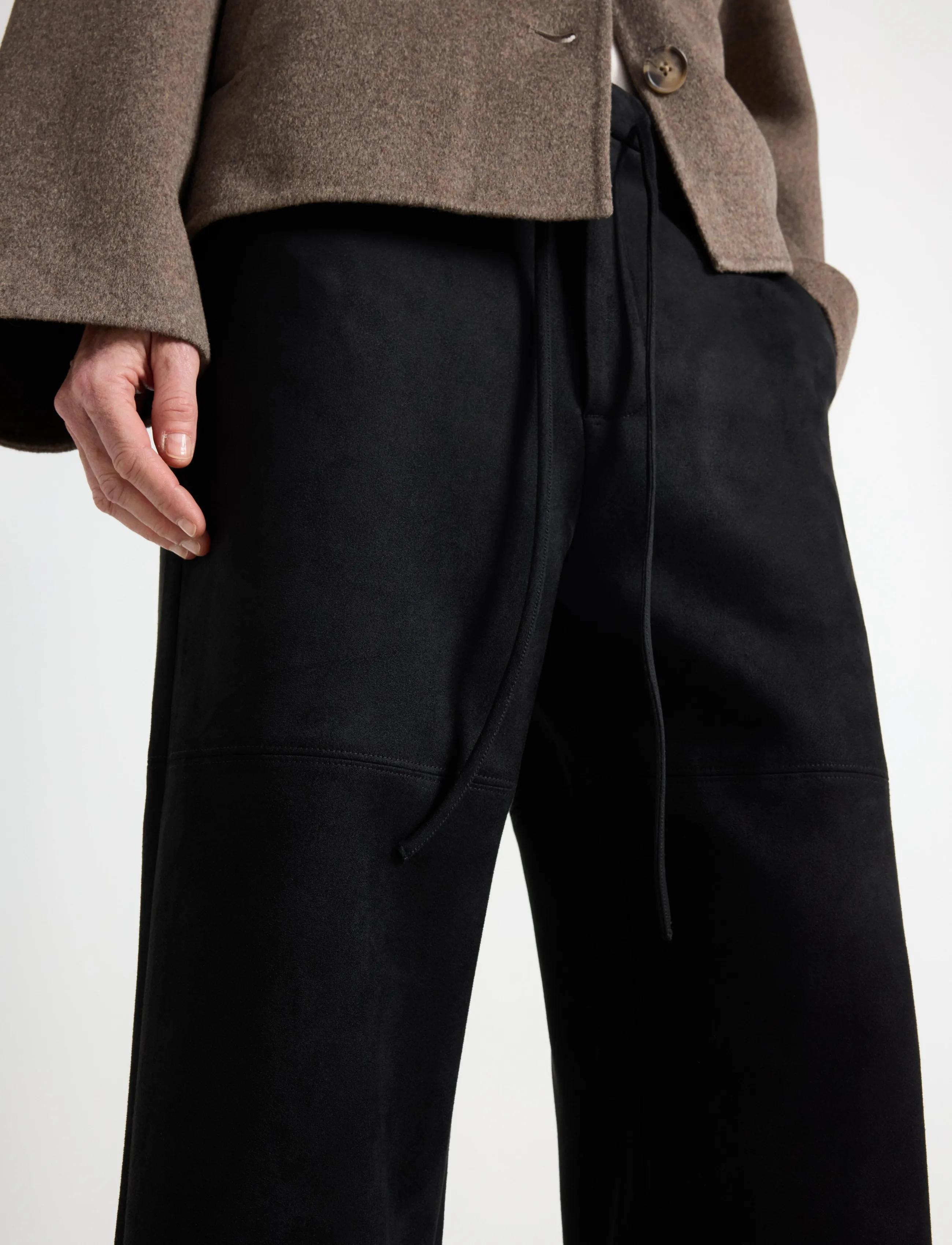 Lindex - Straight trousers in imitation suede - bukser med lige ben - black - 4