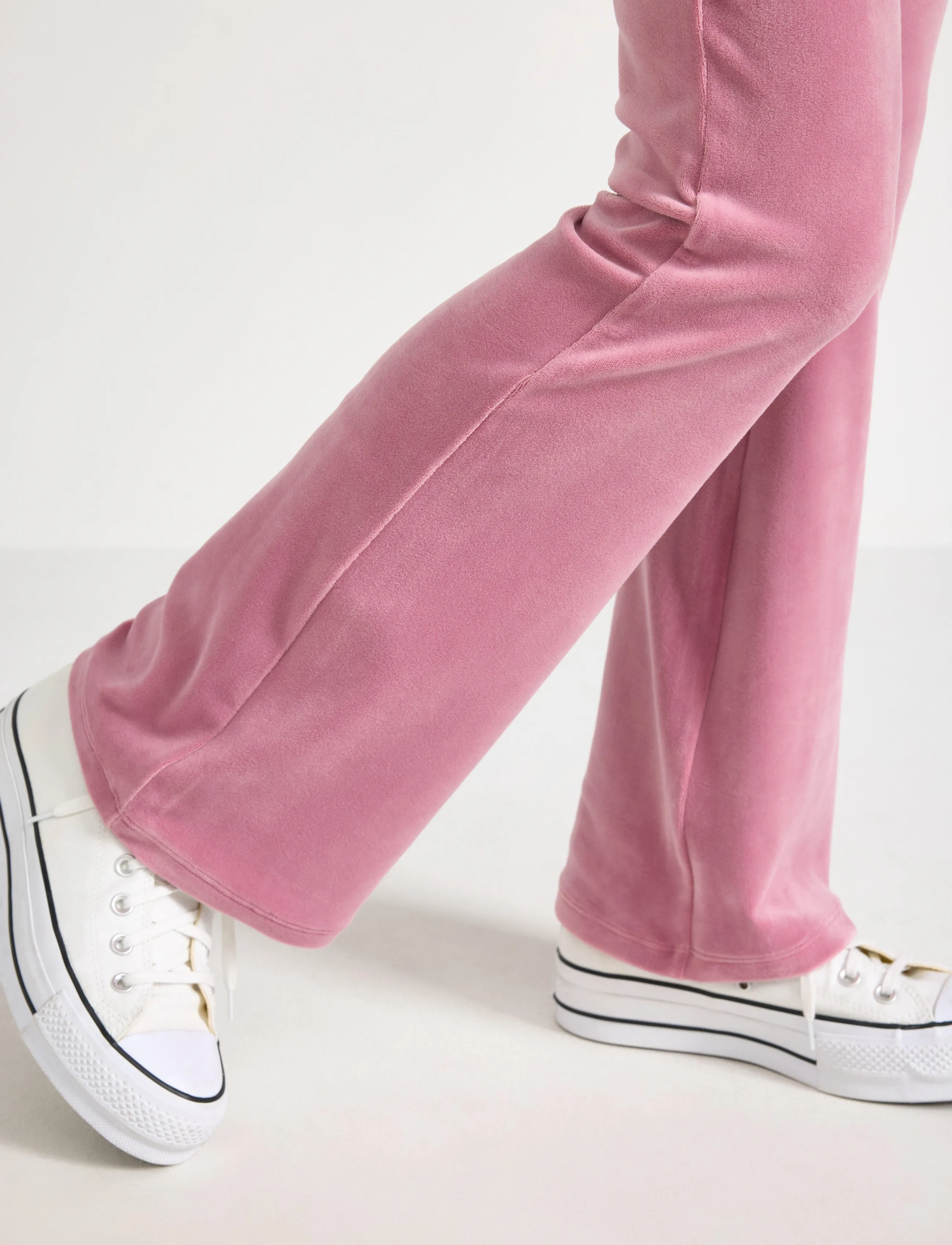 Lindex - Flared trousers in velour - bukser - dusty lilac - 4