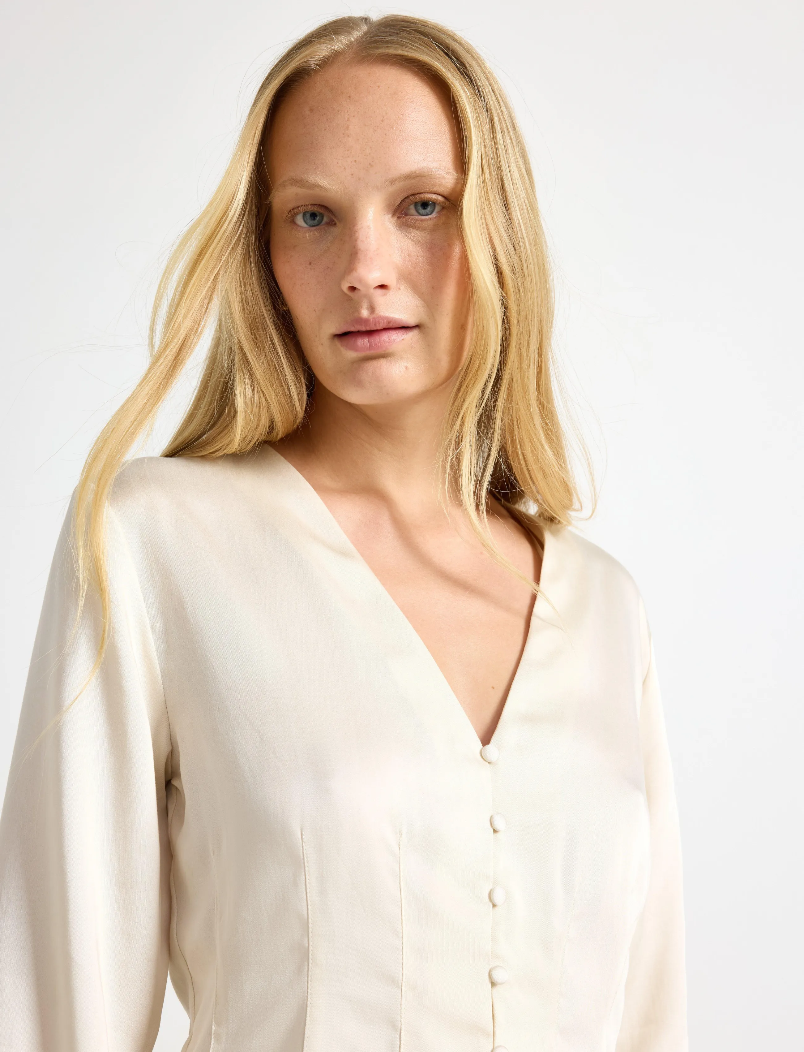 Lindex - Figure fit blouse - long sleeved blouses - light beige - 4