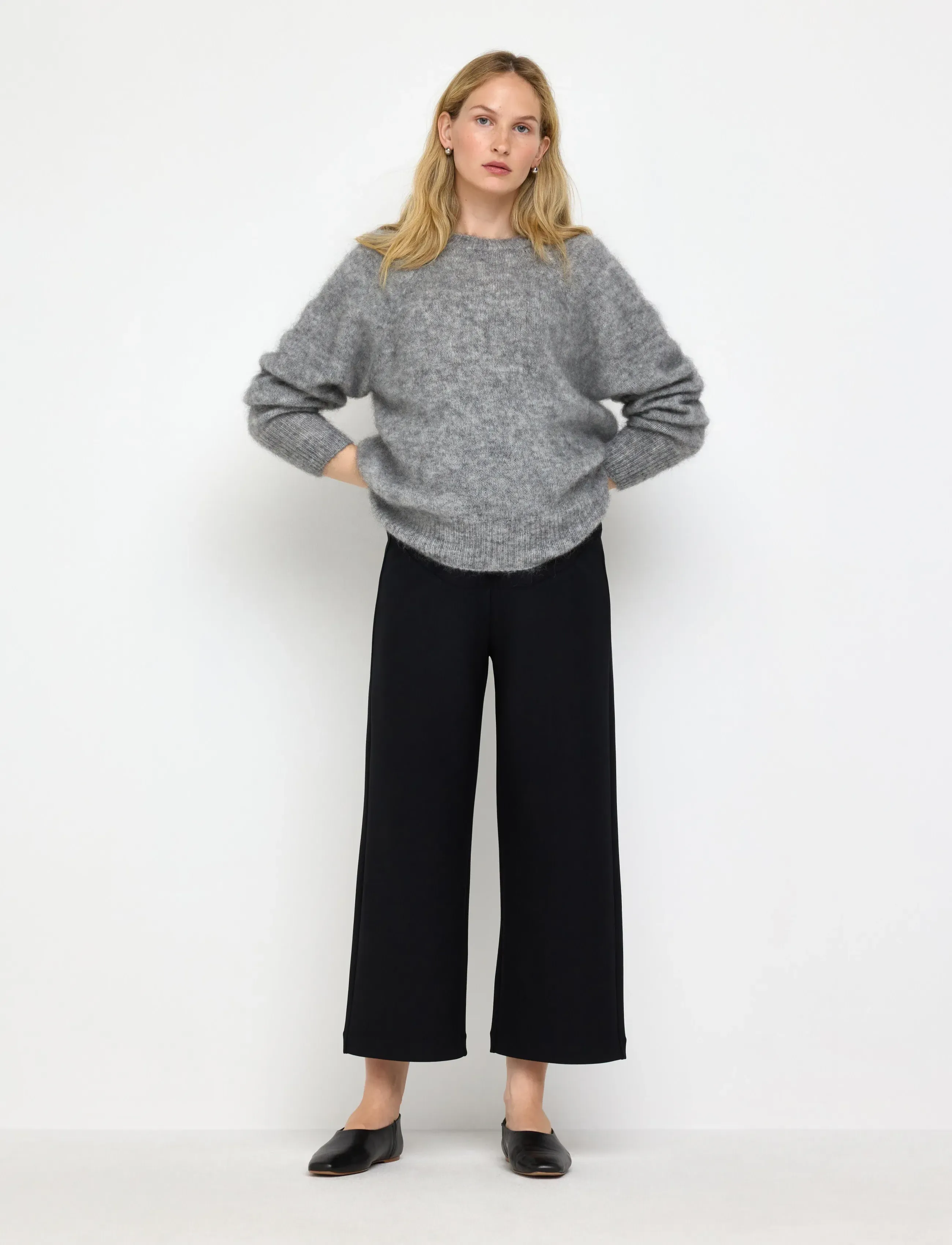 Lindex MOM Maternity trousers with cropped leg - nederdelar - black - Mammakläder - BLACK / black