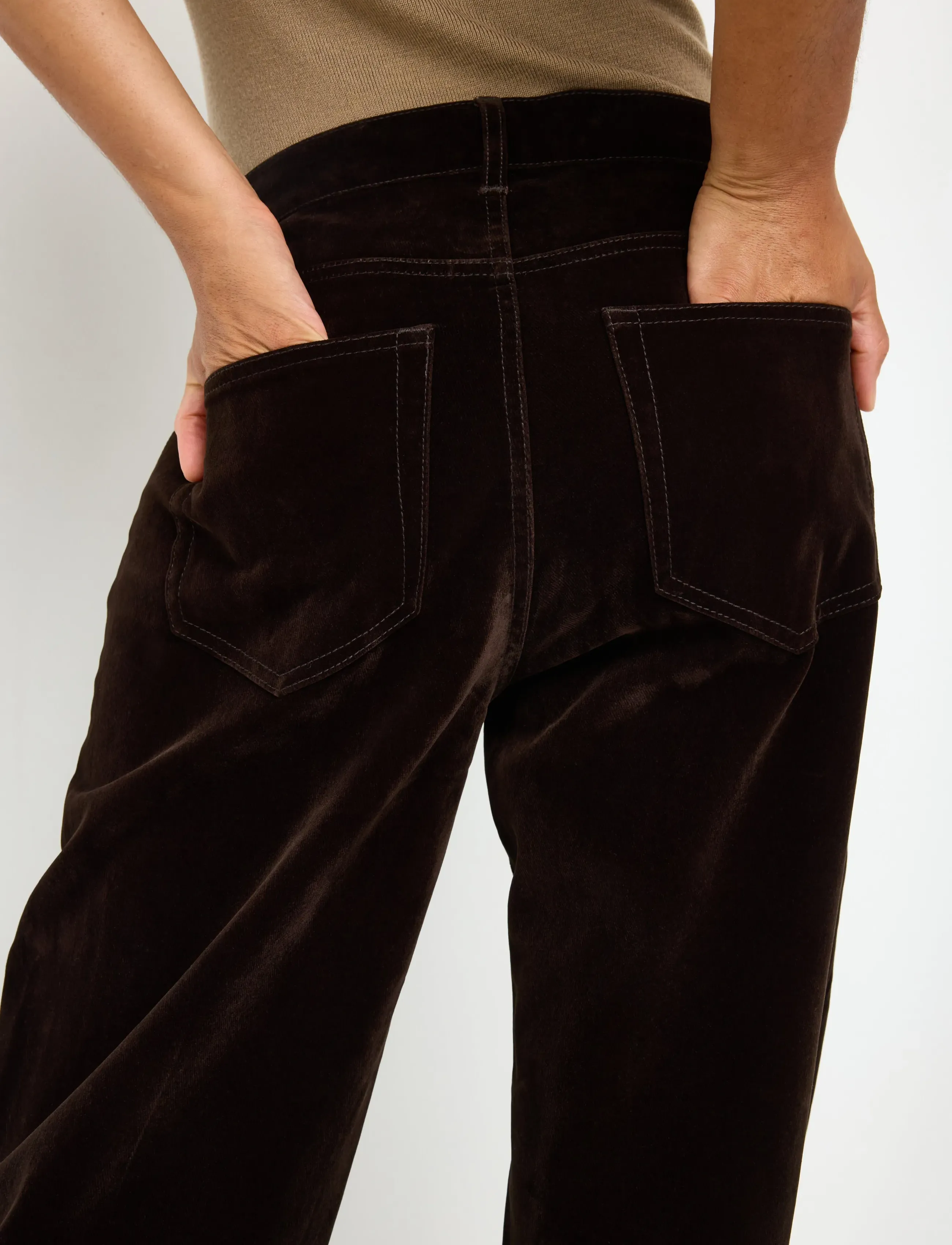 Lindex - STRAIGHT trousers in velvet - bukser med lige ben - dark brown - 4