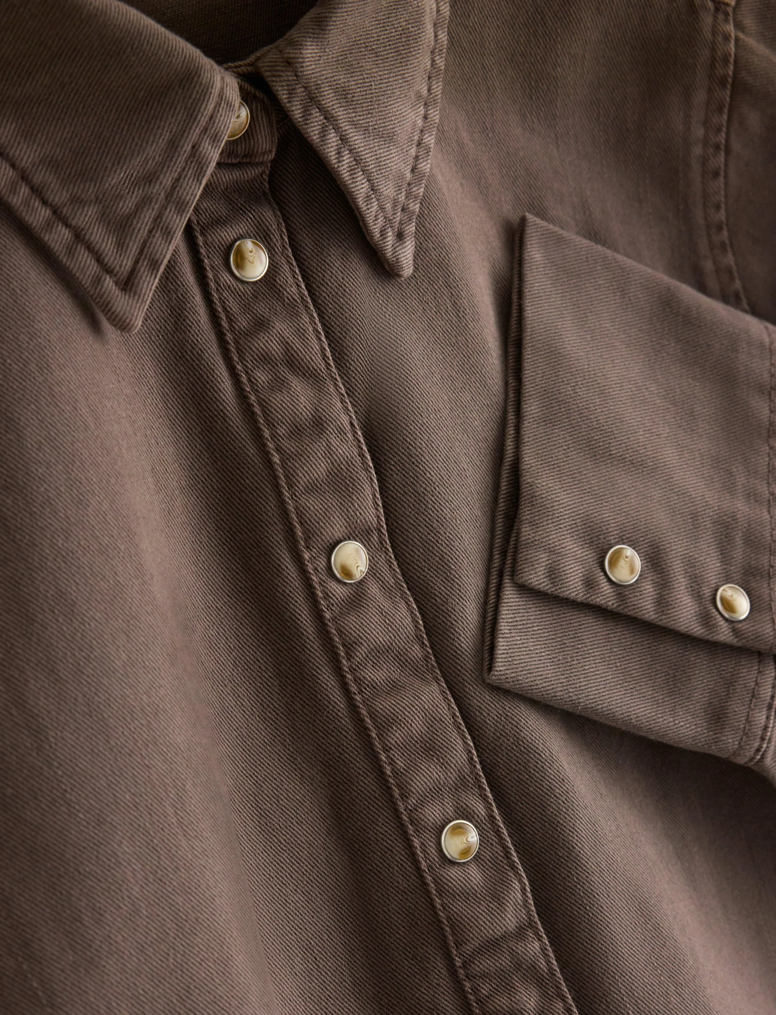 Lindex - Shirt in twill - long-sleeved shirts - brown - 5
