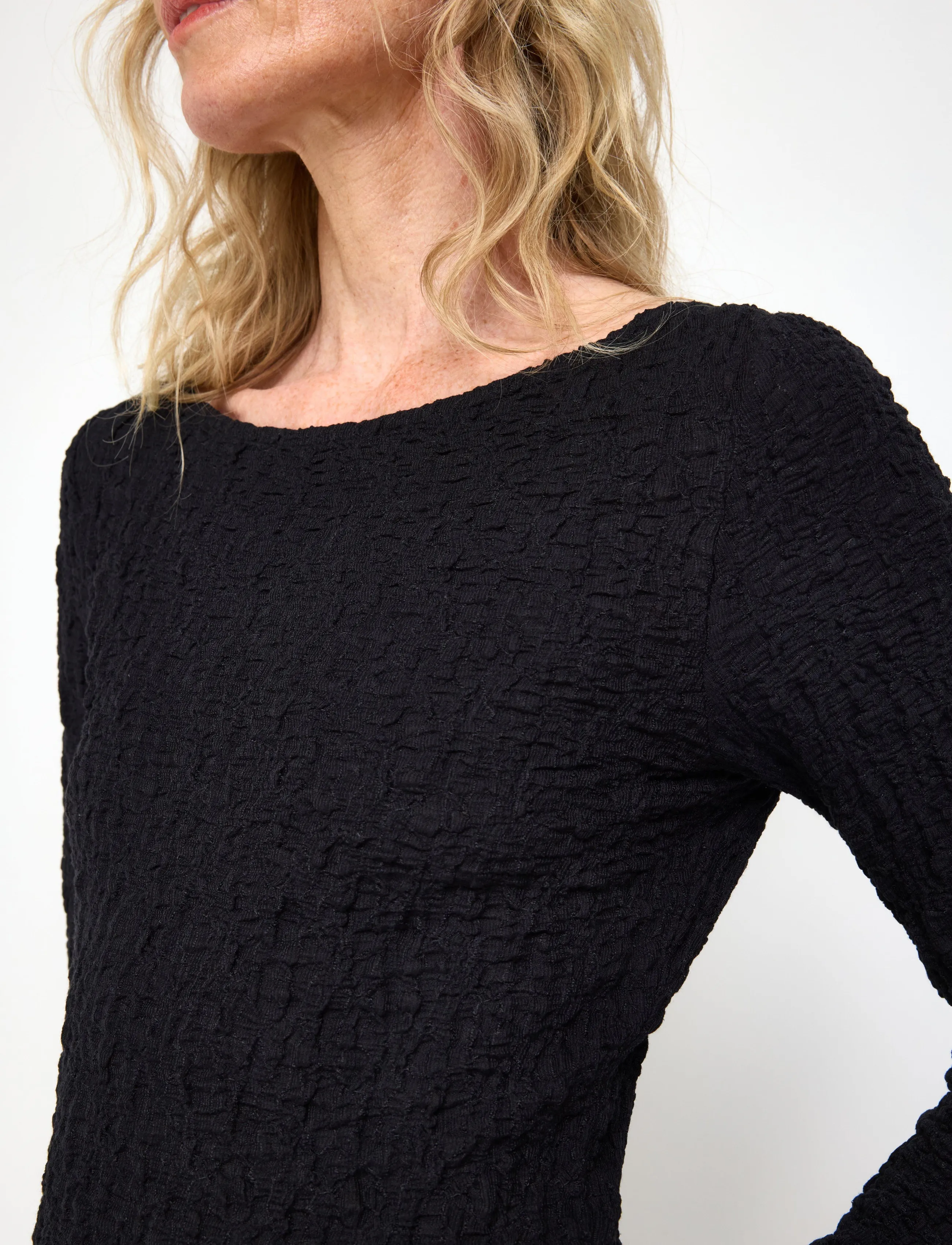 Lindex - Crinkled midi dress with long sleeves - midi dresses - black - 4